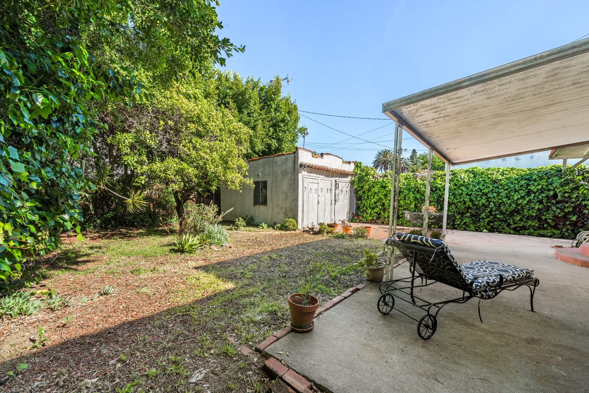 Opportunity Knocks in Prime Beverly Grove!