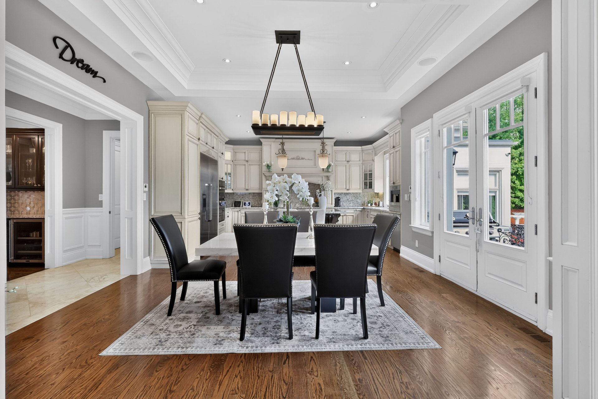 2513 Sharon Cres