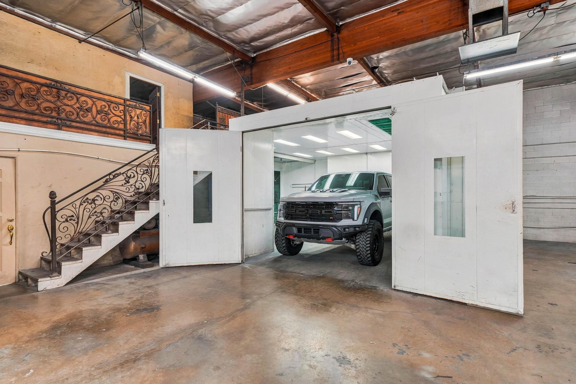 2823 N. San Fernando 
