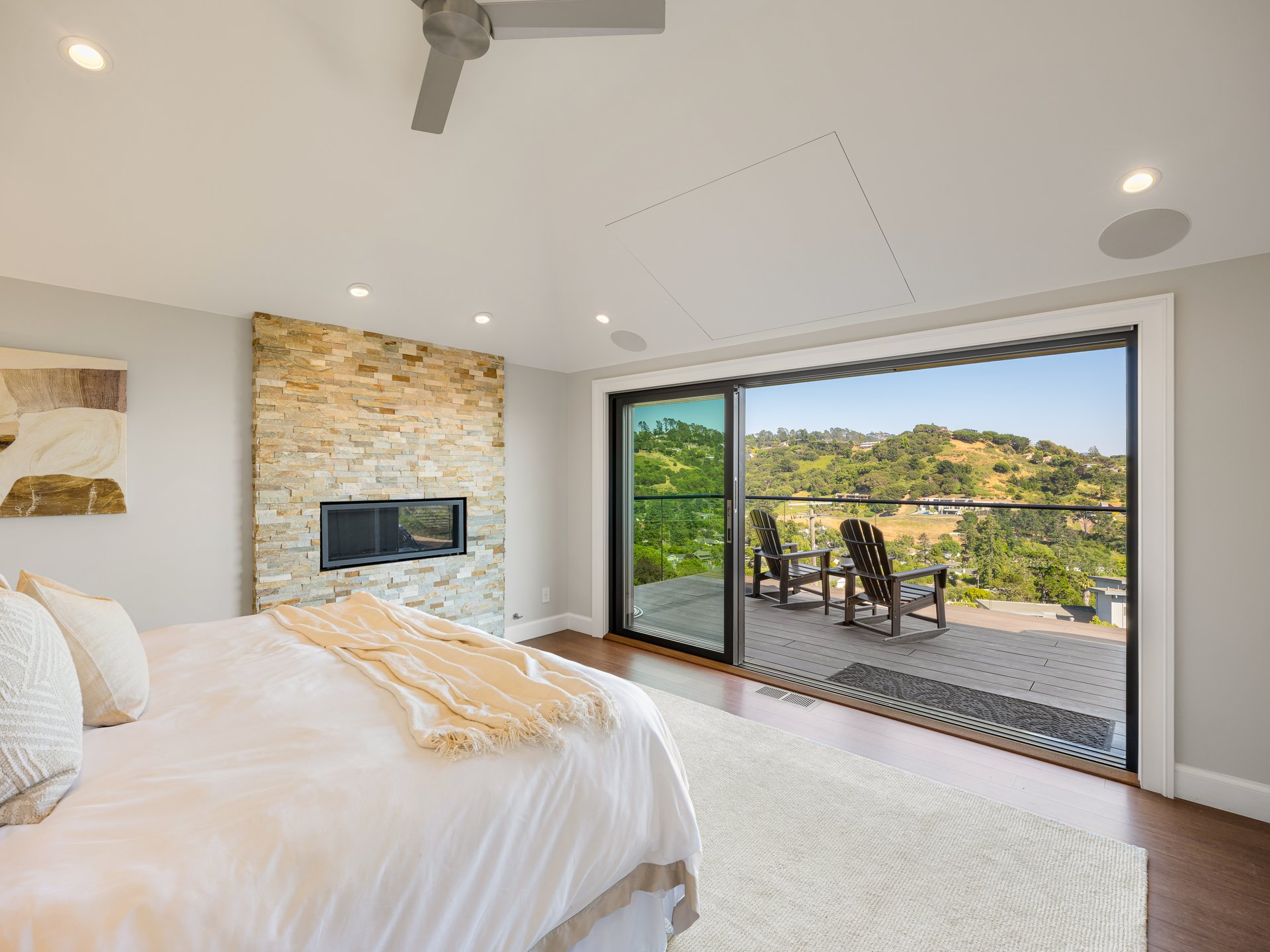 Stunning View Residence Built in 2015