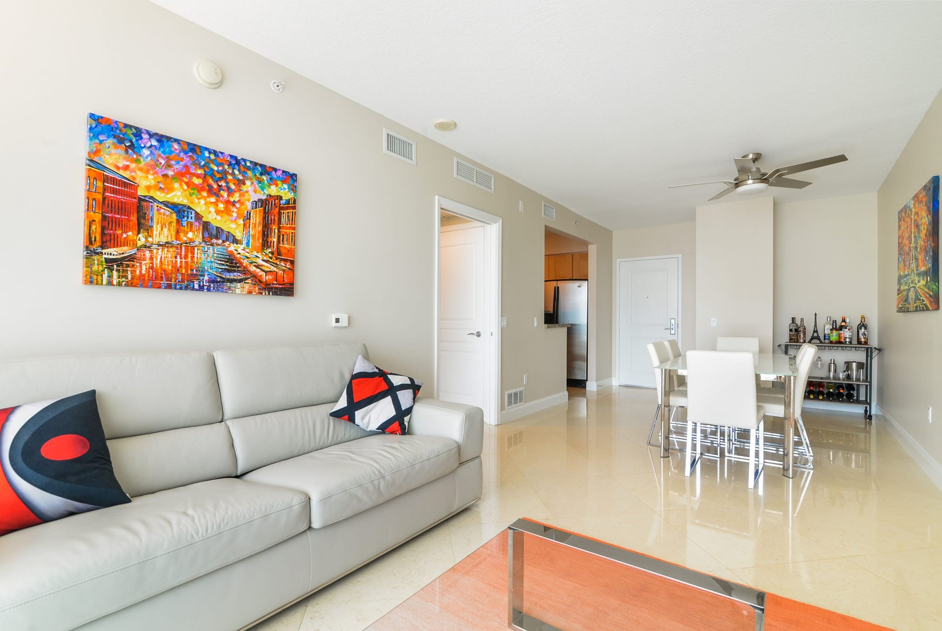350 Las Olas Place 2820
