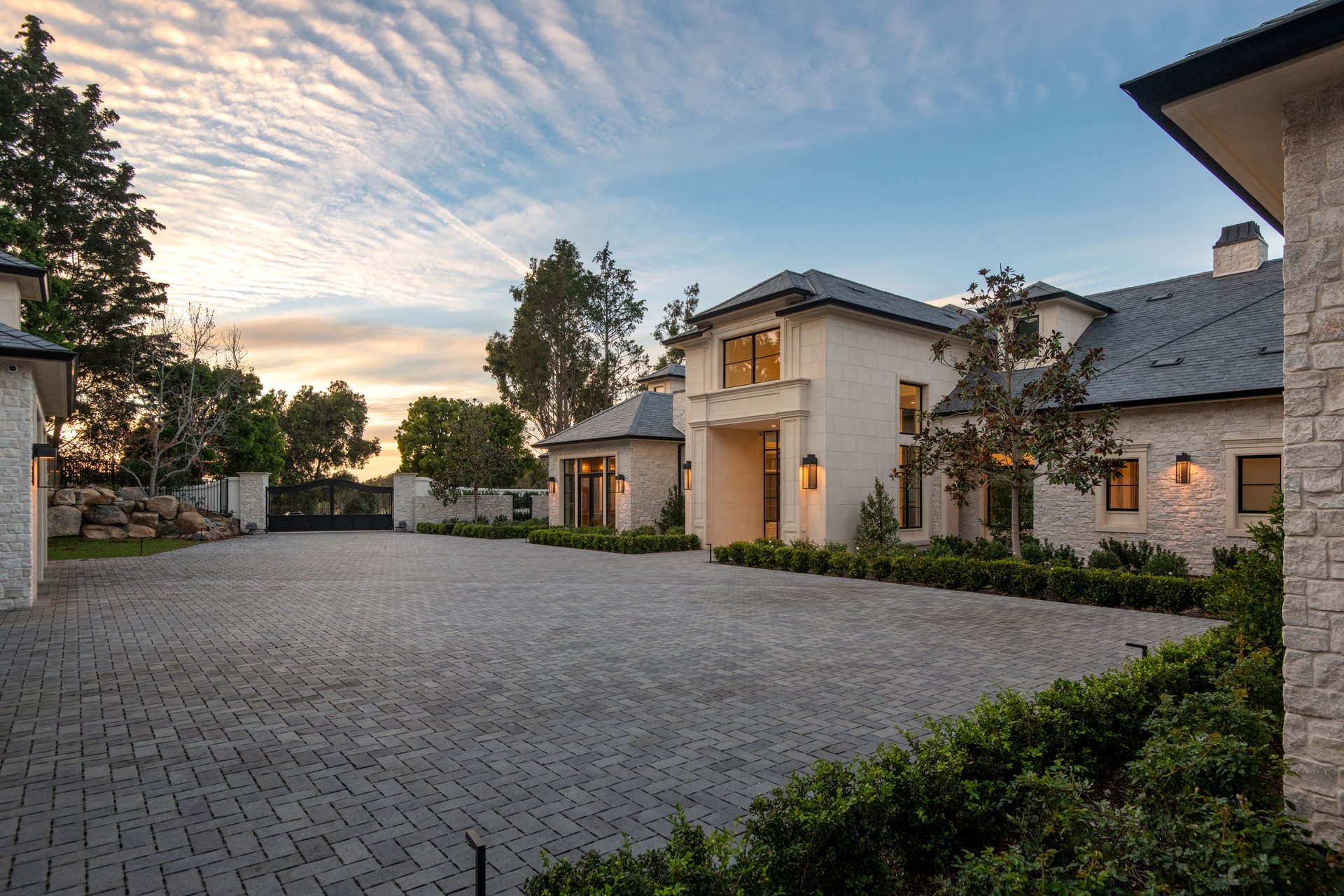 6398 Clubhouse Dr