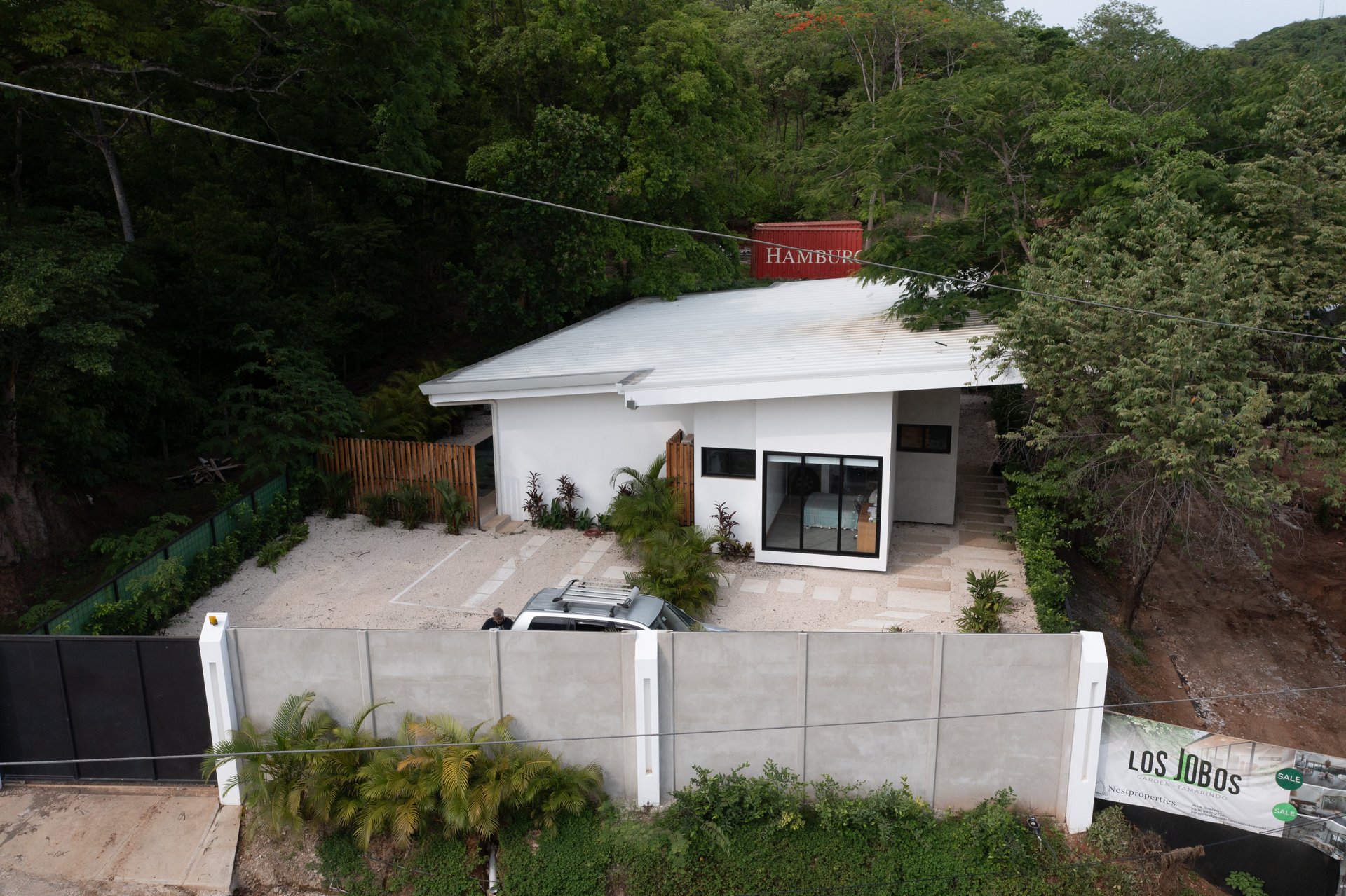 Villa Los Jobos Garden #1 | Modern 4-Bedroom Villa Just 5 Minutes from Tamarindo Beach – Newly Remodeled and Move-In Ready