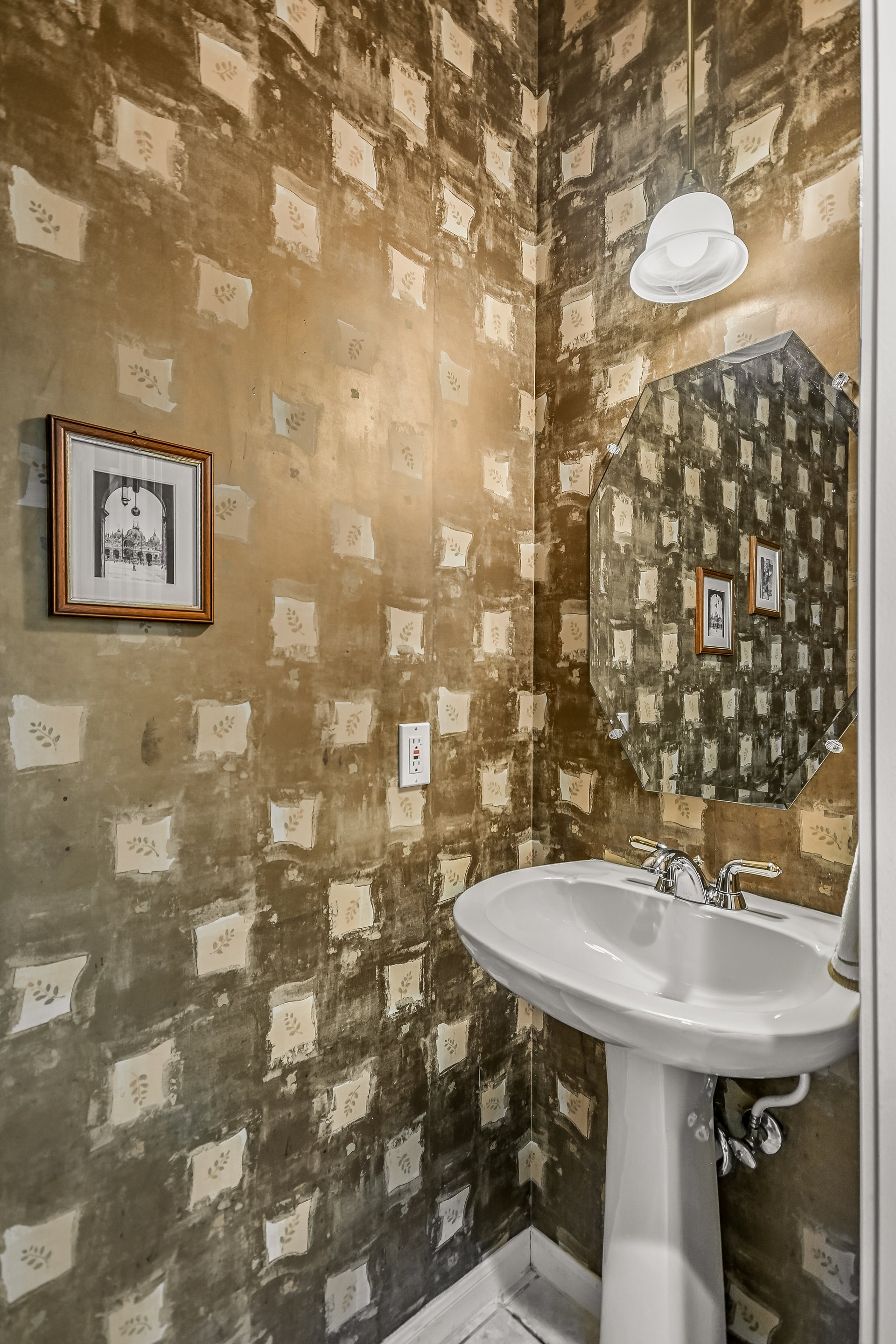6433 Tasajillo Trail