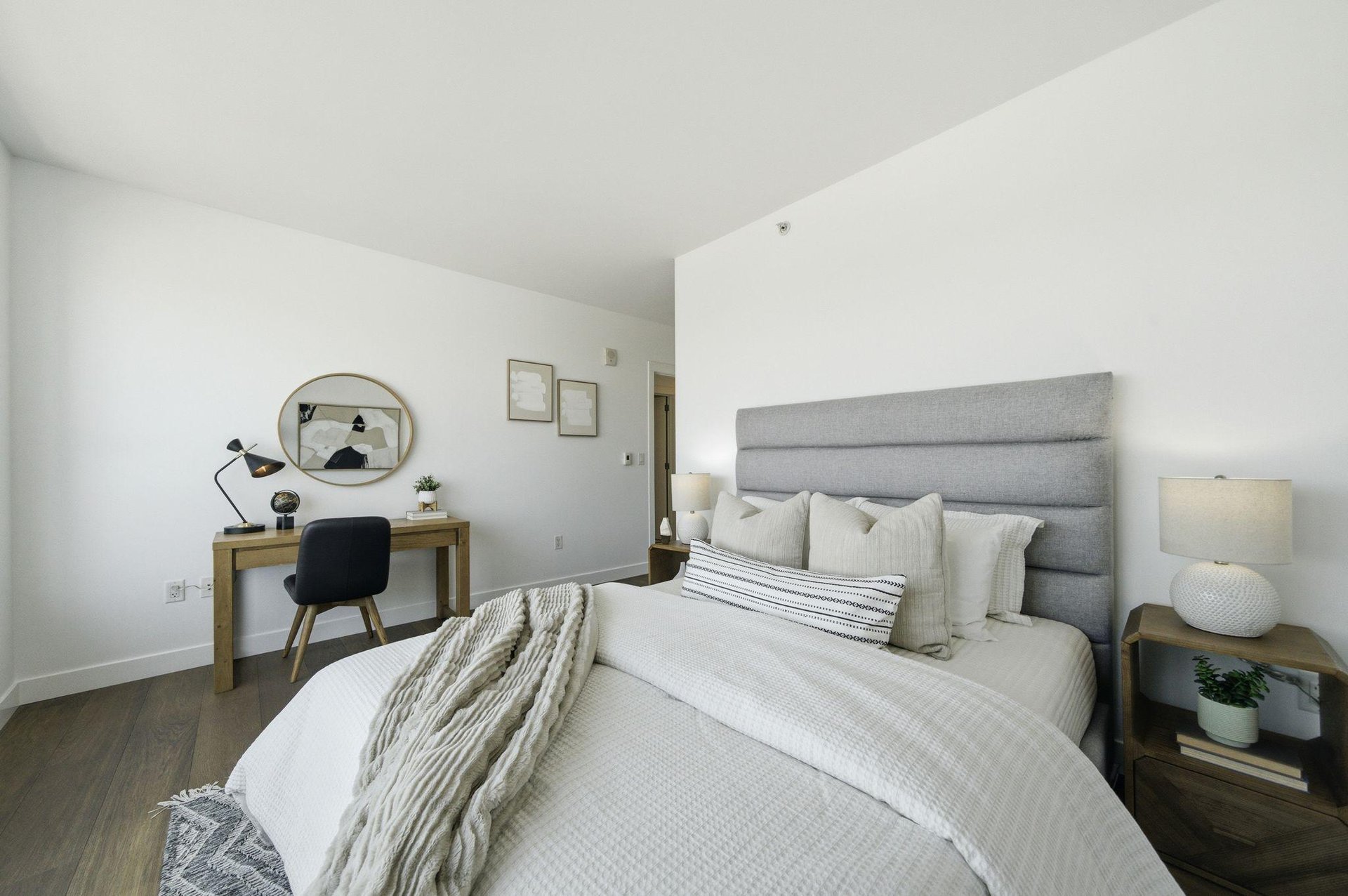 1160 Mission Street # 907