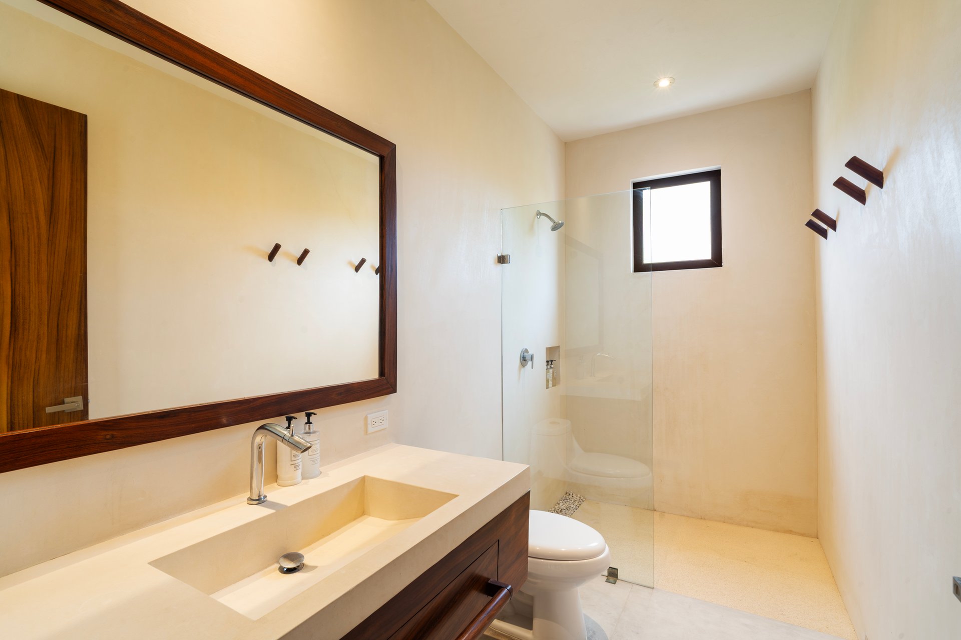 Marea Beachfront Villa H46