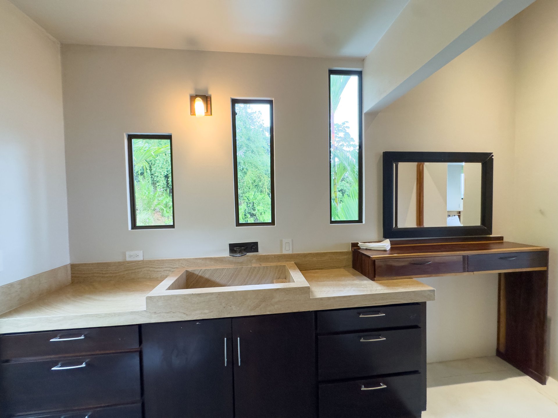 Stylish 4 bedroom home in the popular Dominicalito community, 7 minutes to the beach