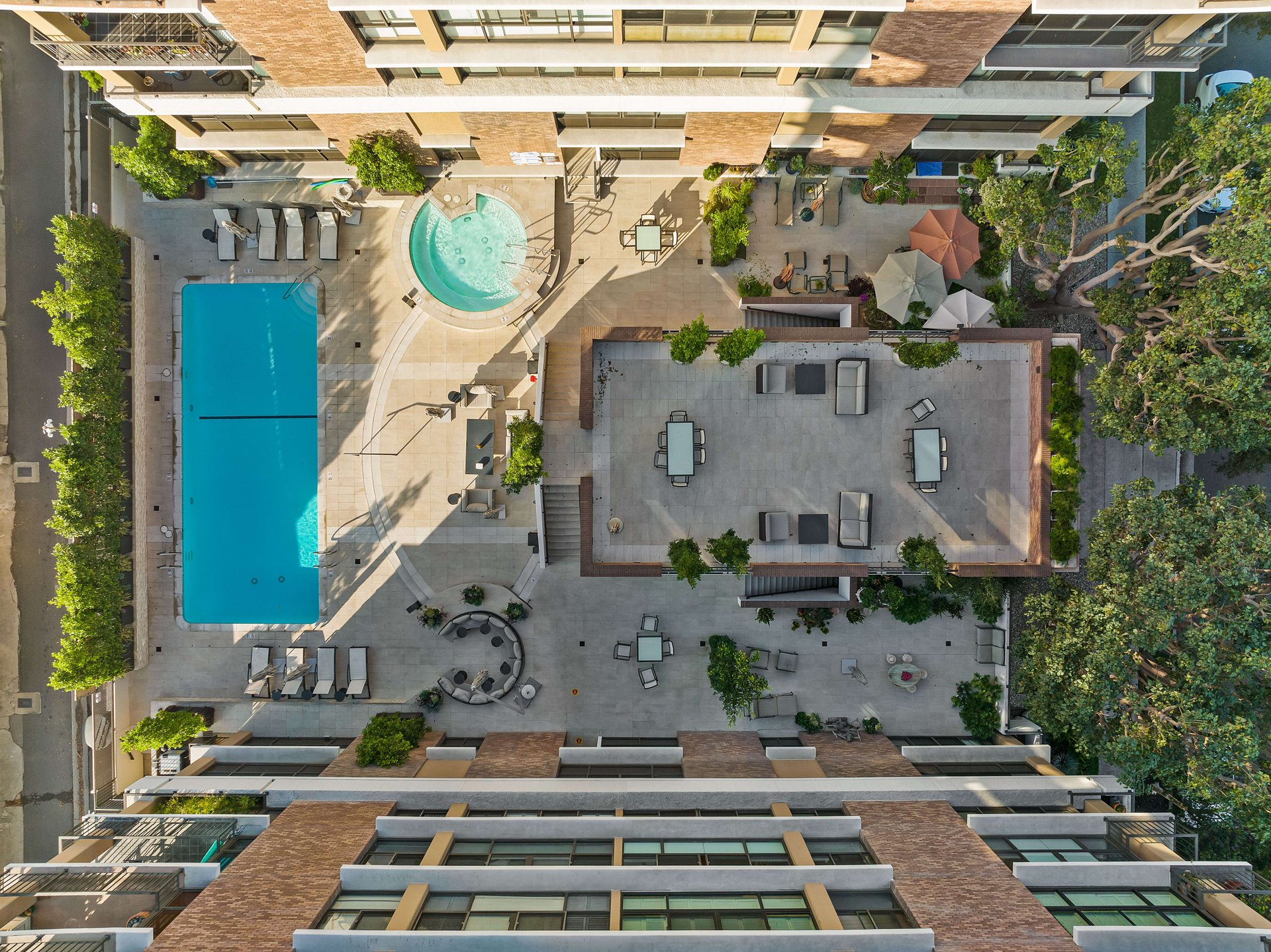 211 S Spalding Dr #N202, Beverly Hills