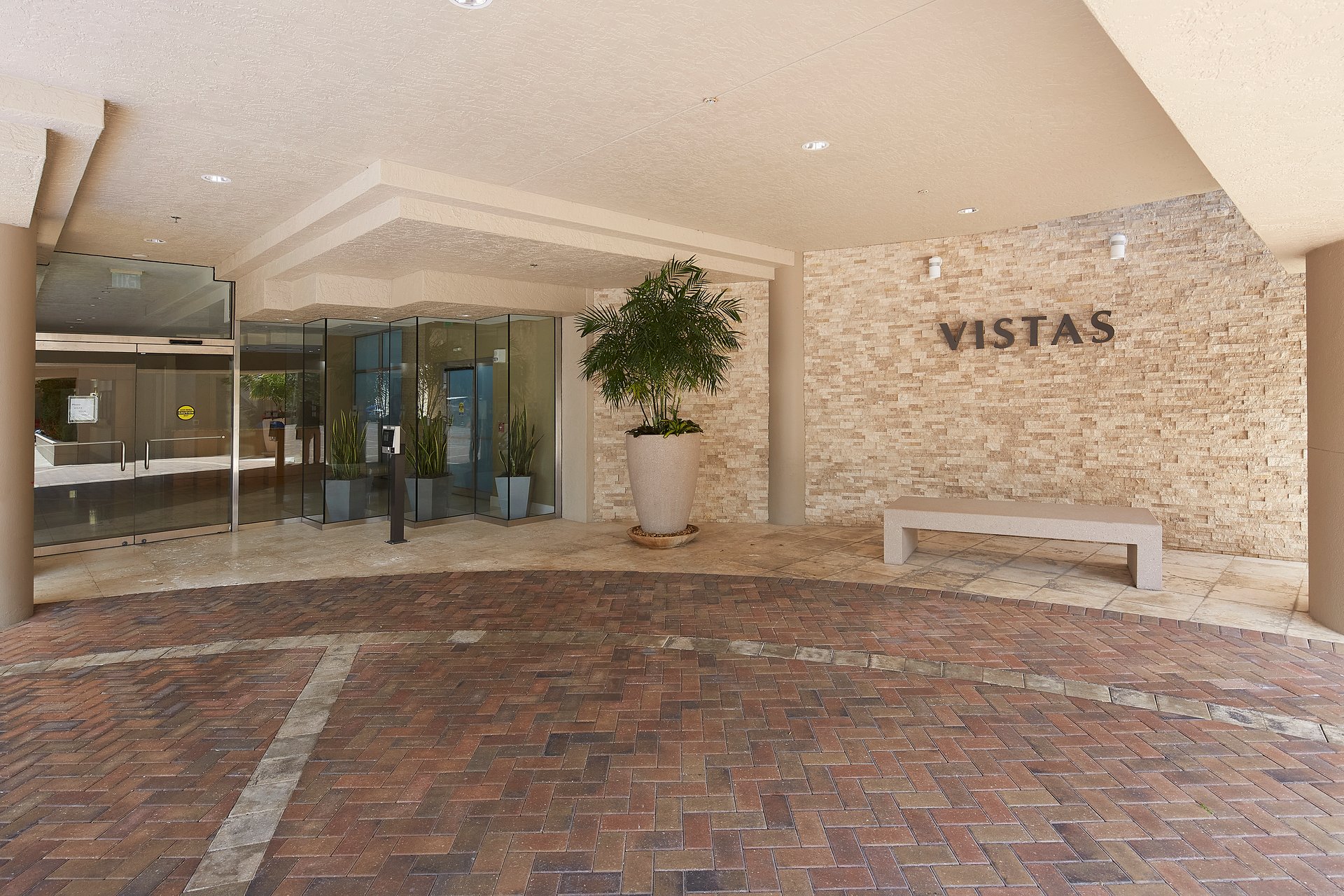 VISTAS 903 AT PARK SHORE