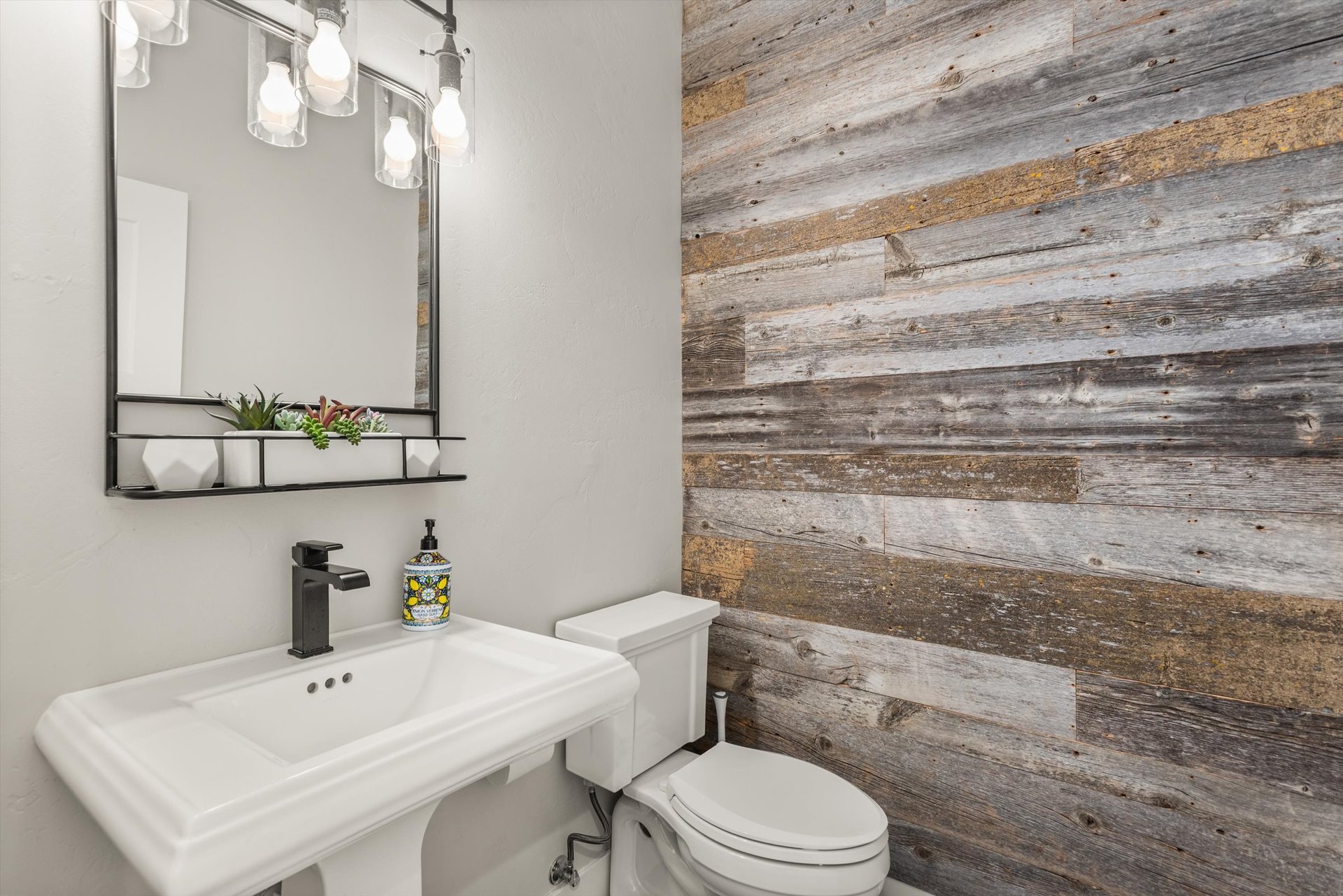 Your New Willits Home Awaits