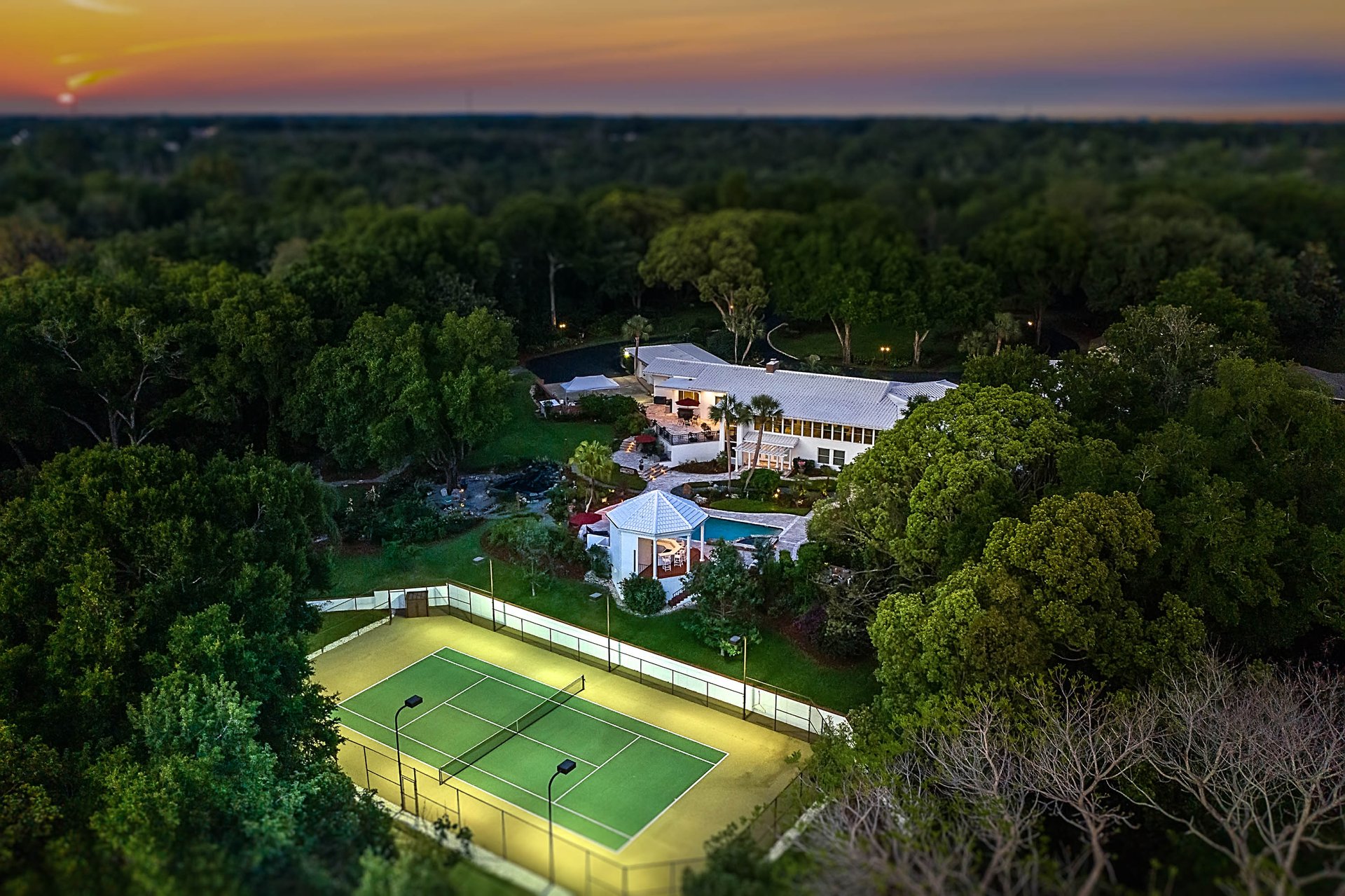 1750 Country Club Rd