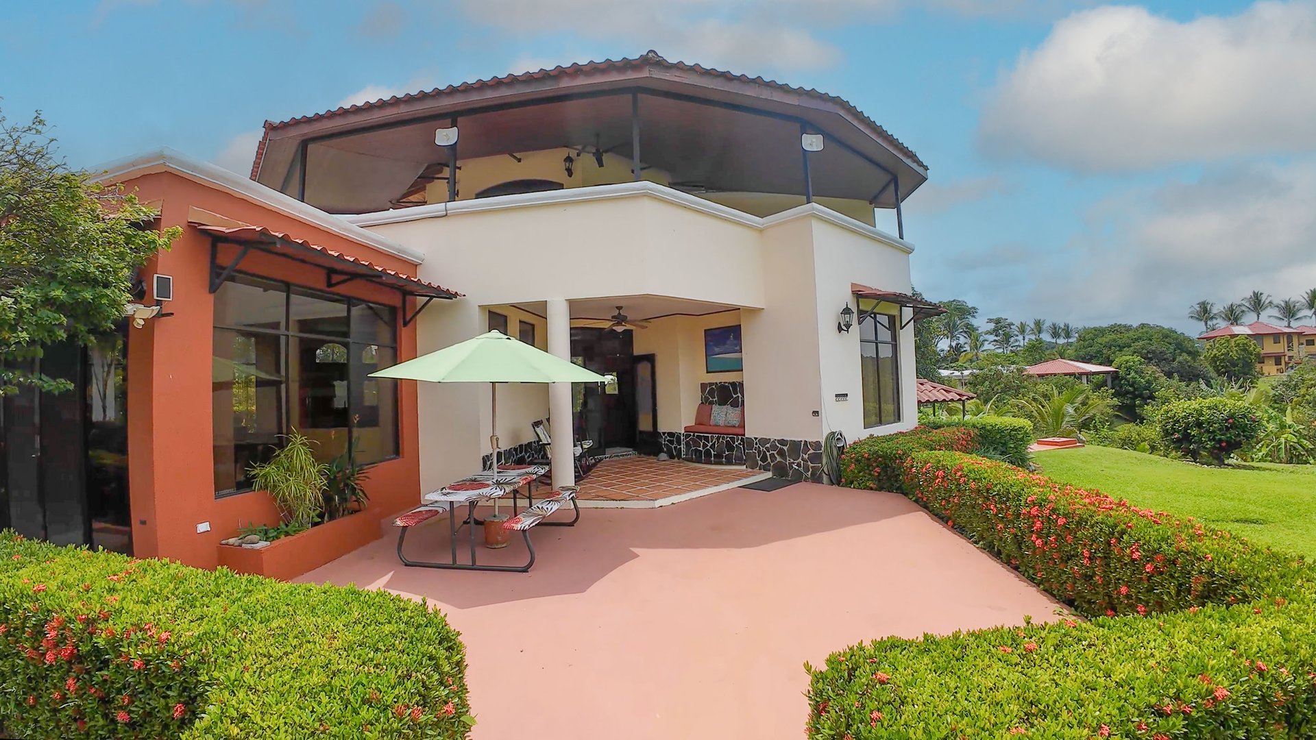 Tropical Estate in Gated Community near Quepos