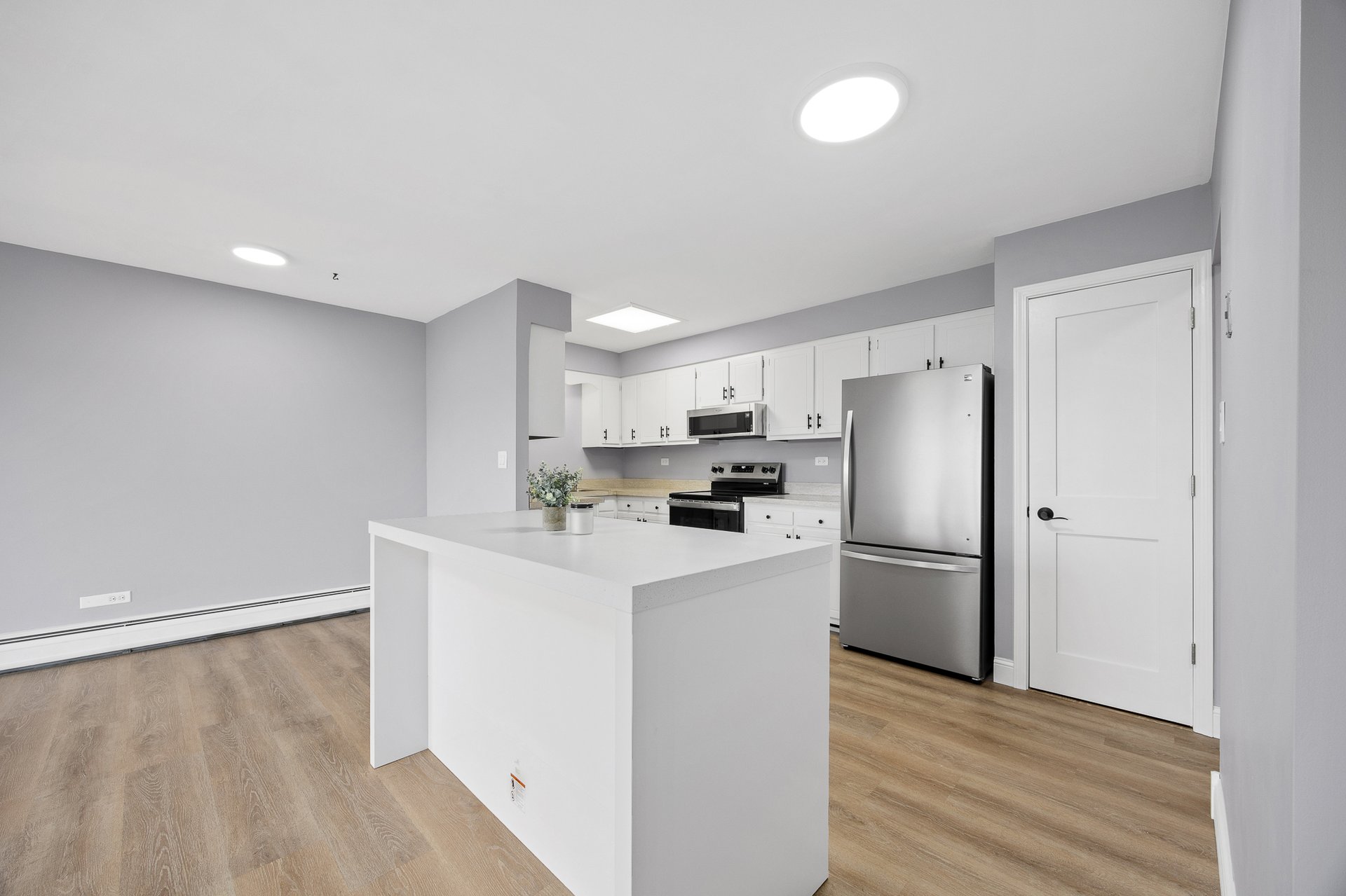 4221 Saratoga Ave