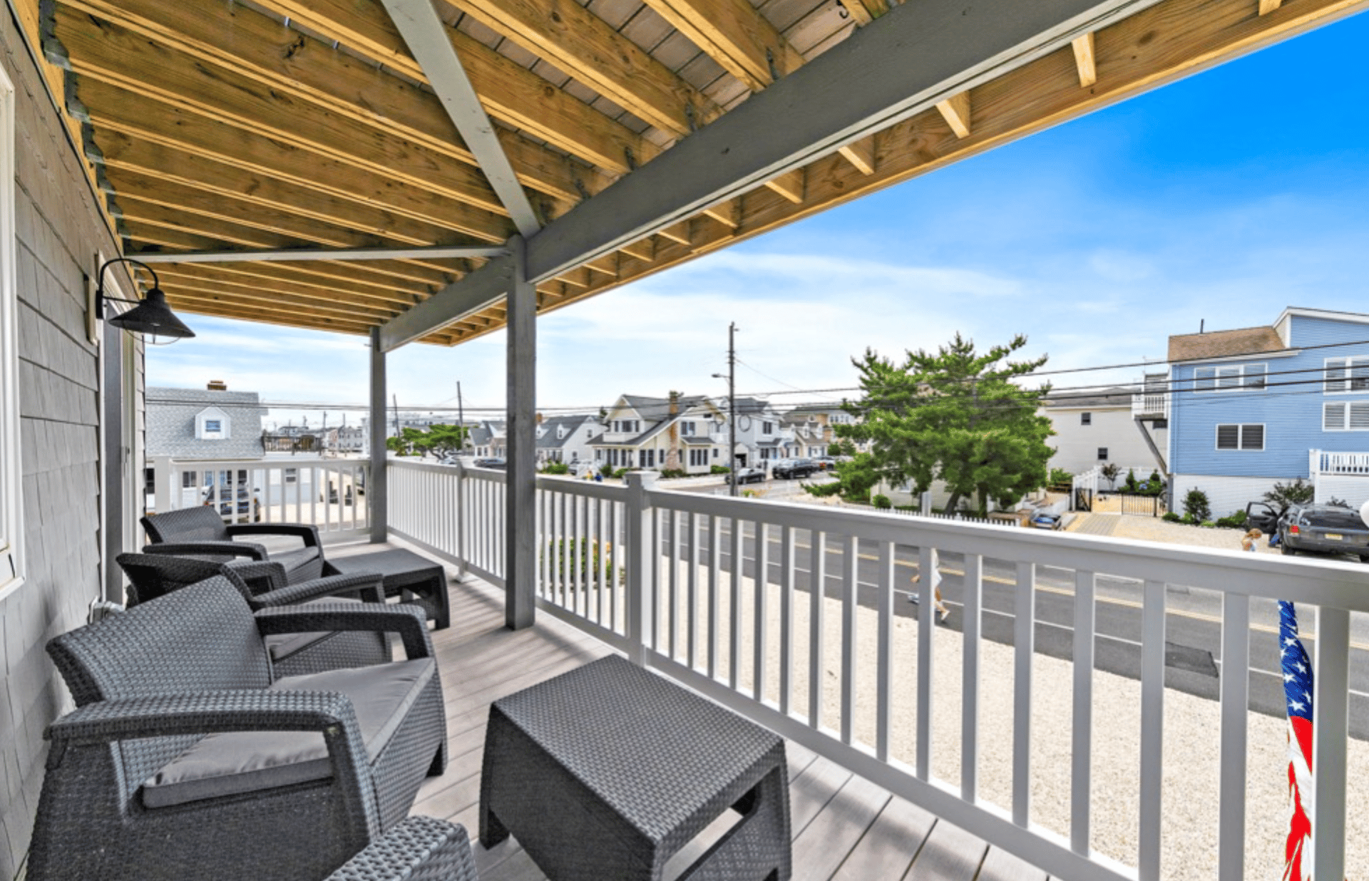 9800 Beach Ave, Peahala Park