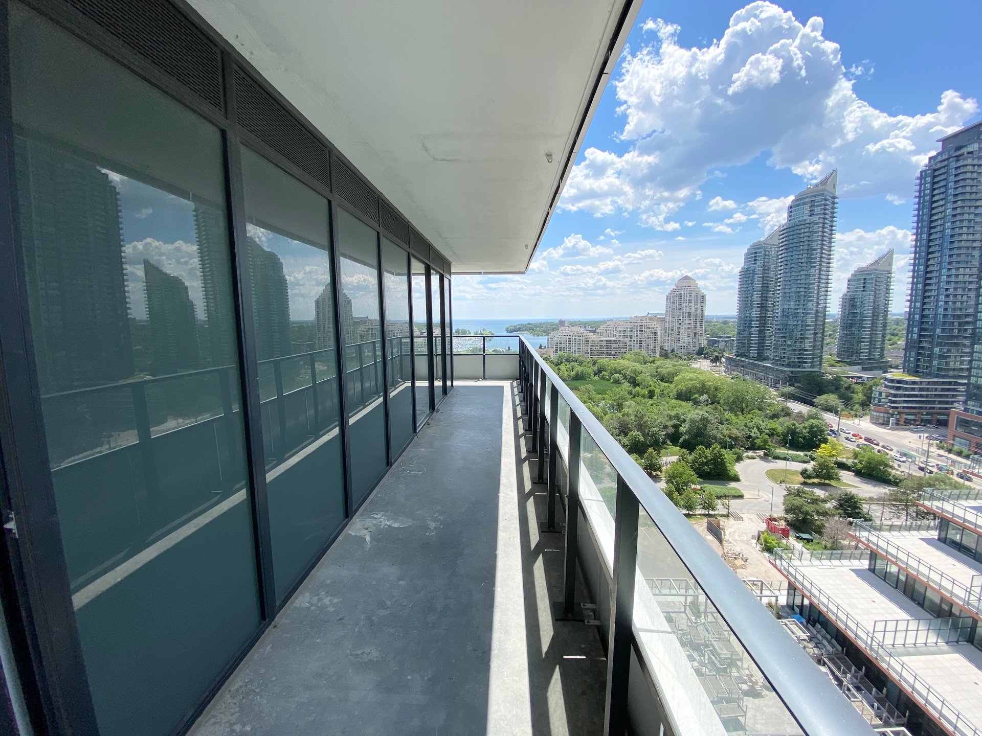 20 Shore Breeze Drive 1502