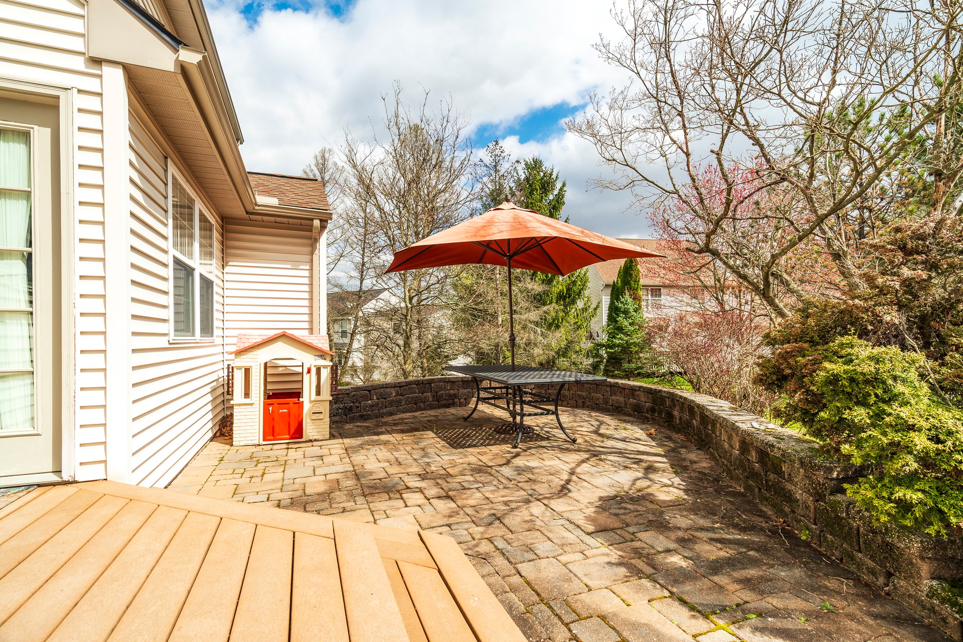 7055 Maple Court