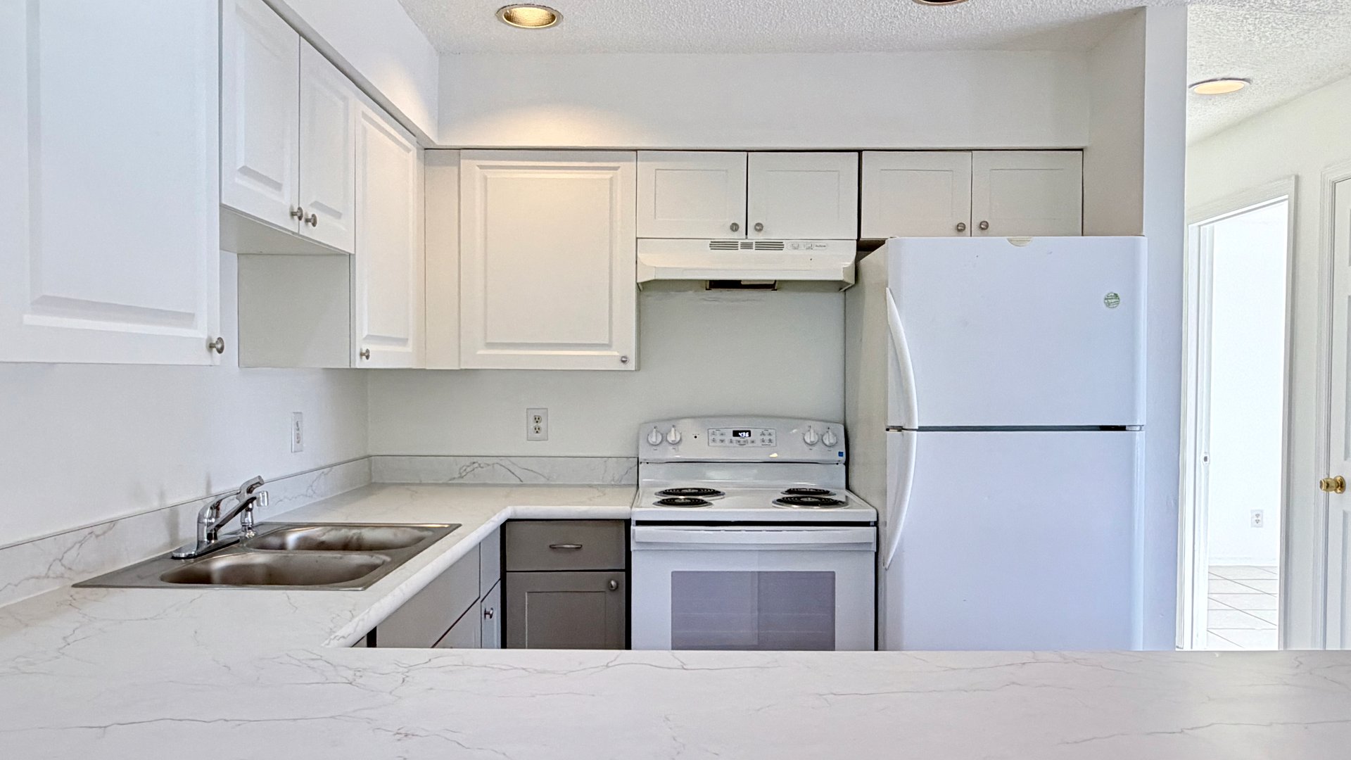Longwood Three-Bedroom, Two-Bathroom Duplex for Lease on Lake Wayman