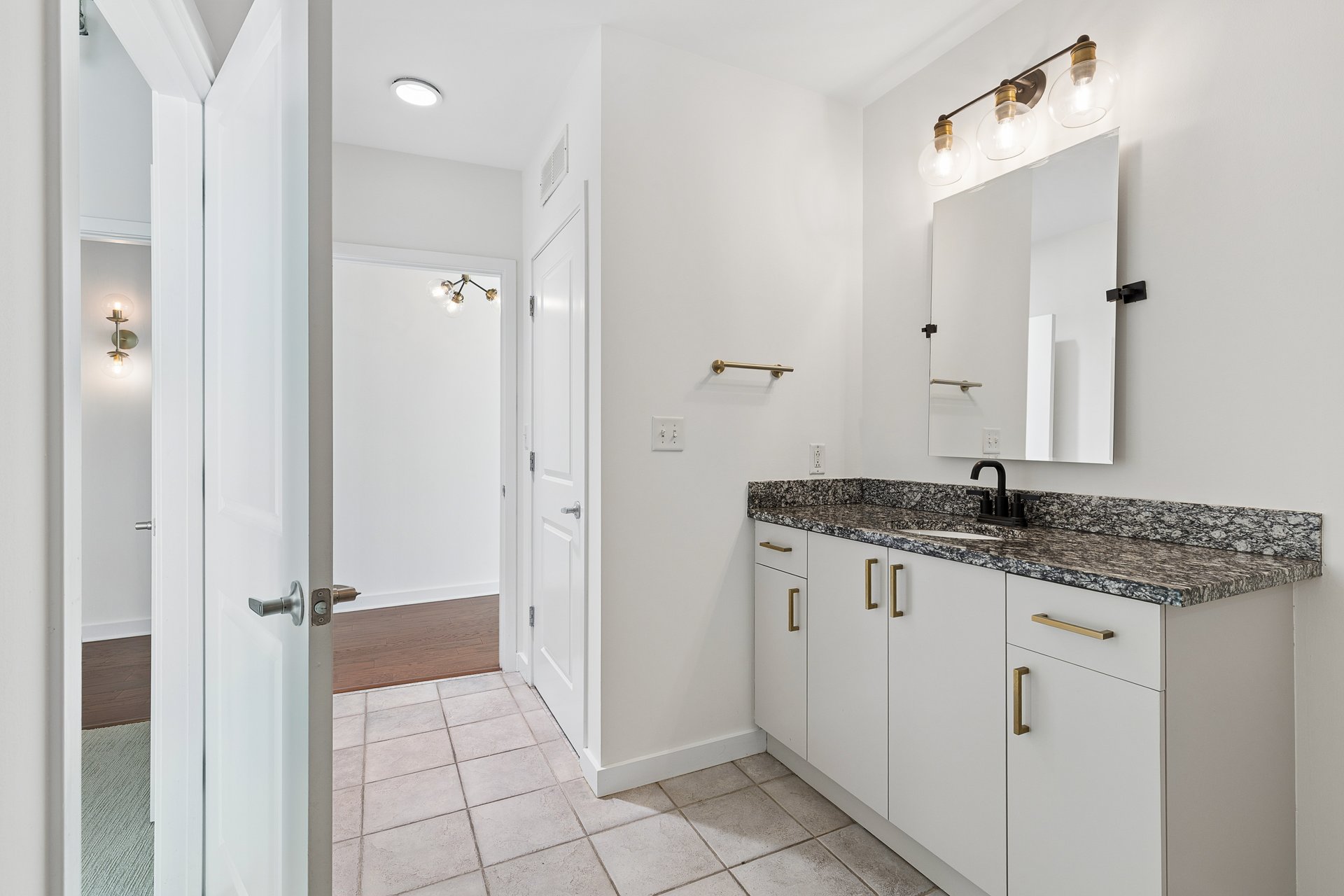 943 Peachtree Street NE Unit 913