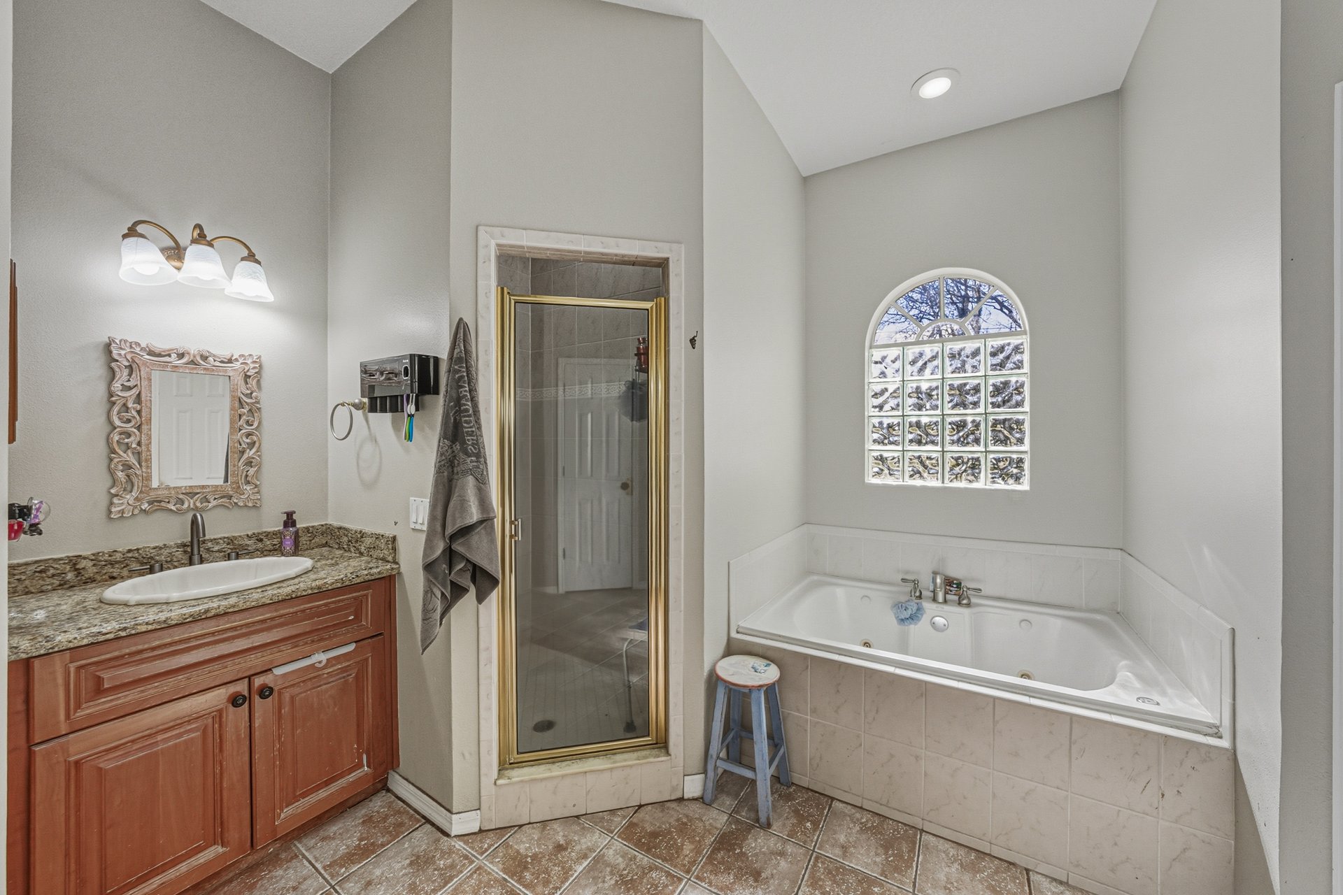 3926 MEADOWLARK CT