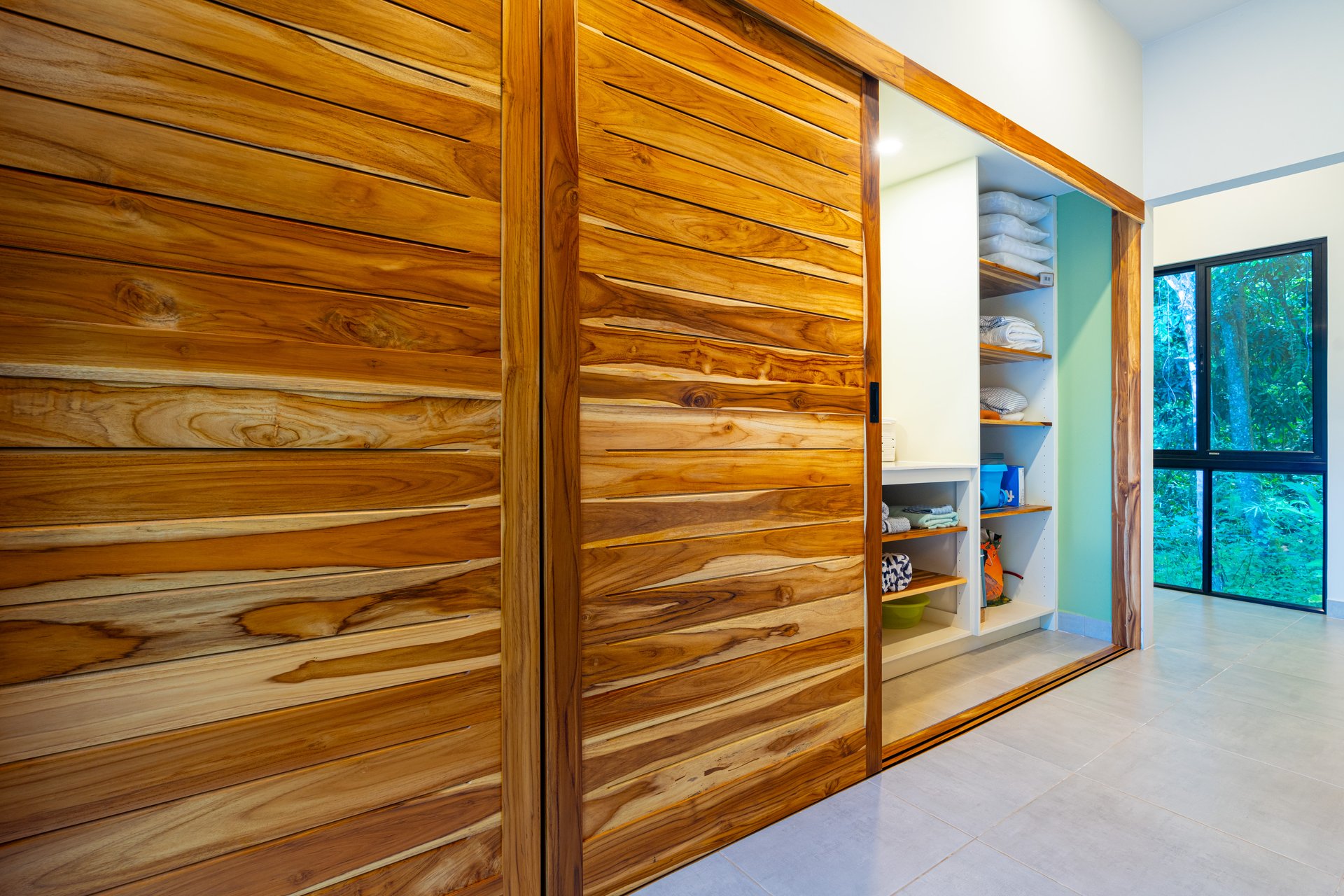 Private Ocean View Oasis- Modern & Tropical in Escaleras