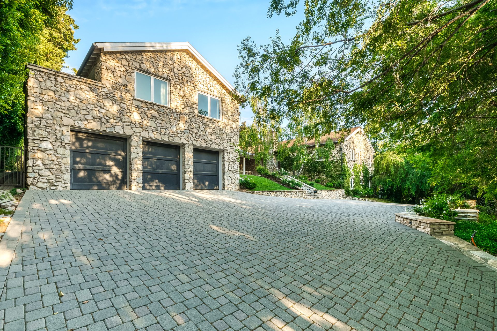 422 Parkwood Dr