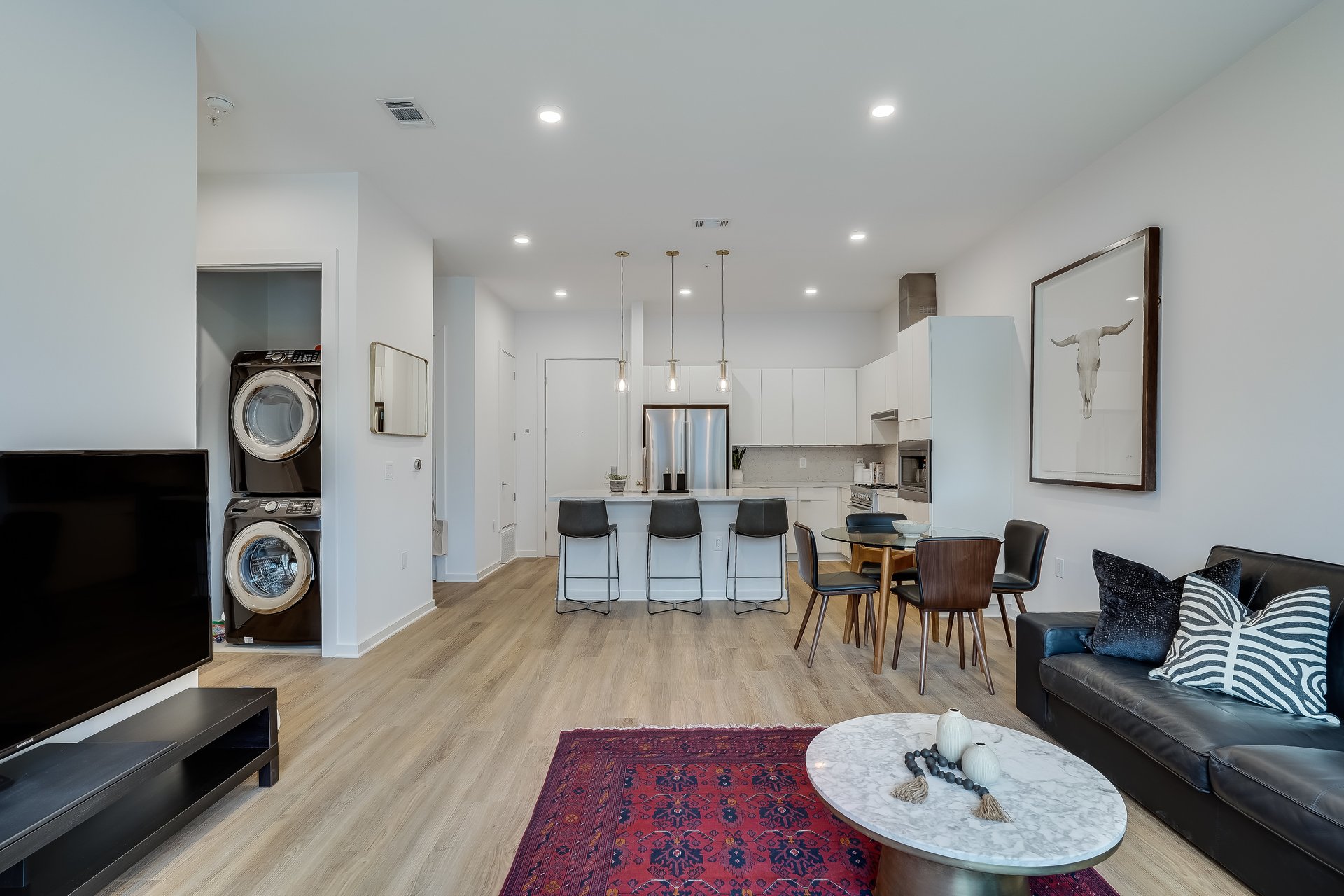 207 W Johanna St