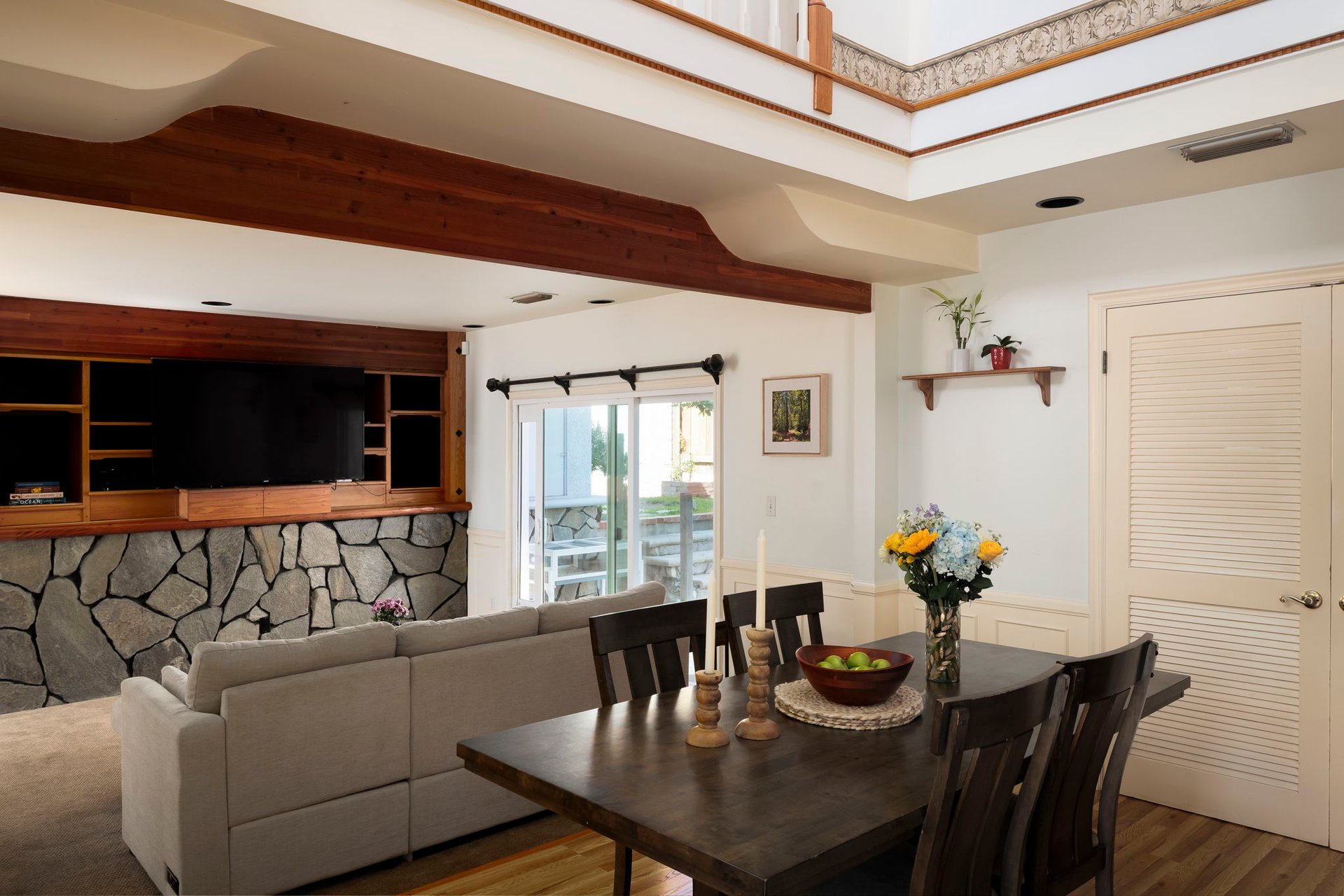 2-Story Historic Cabin Home in La Crescenta - Breathtaking Verdugo Mountain Views!