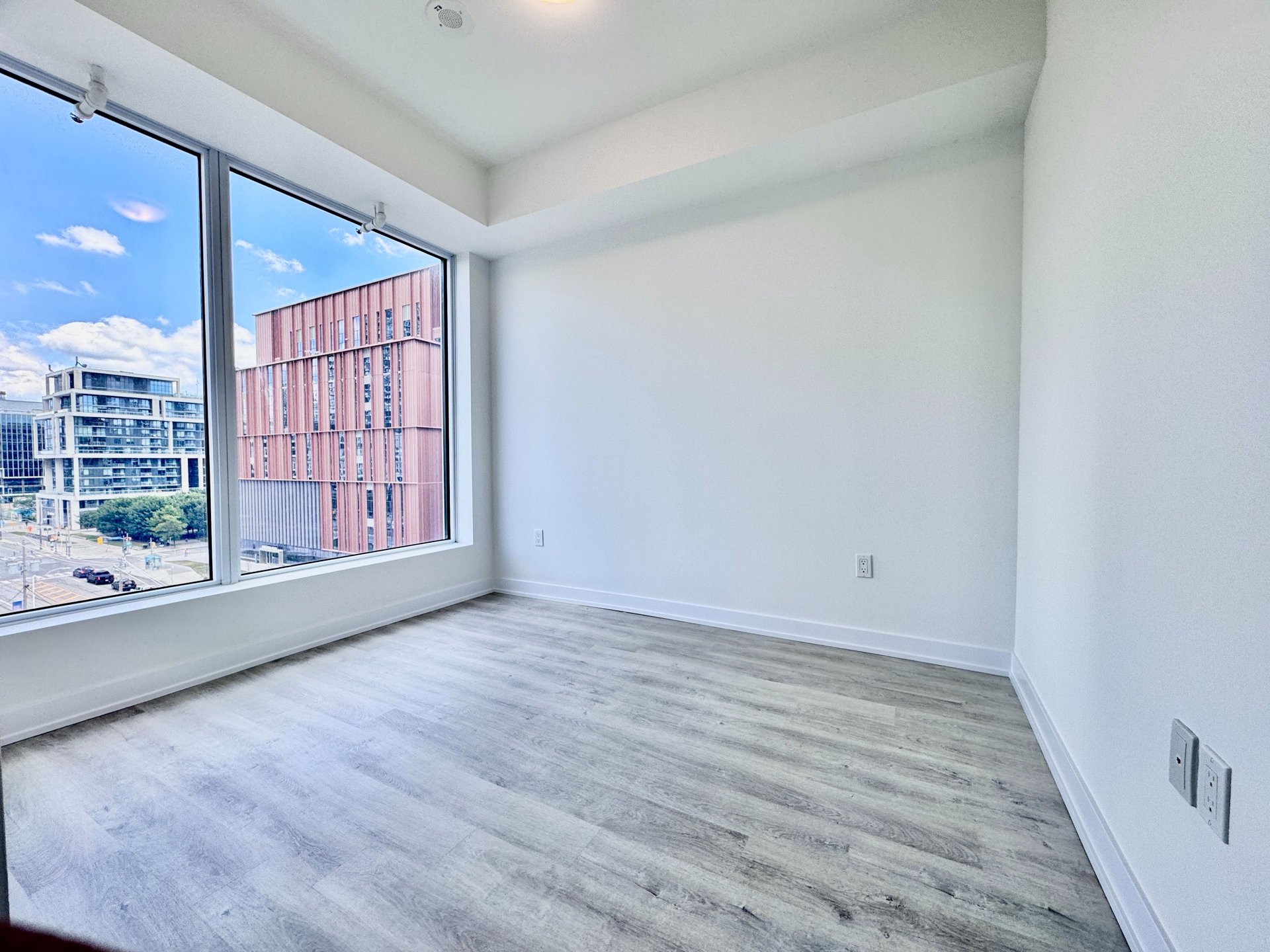 15 Richardson Street Unit: 616