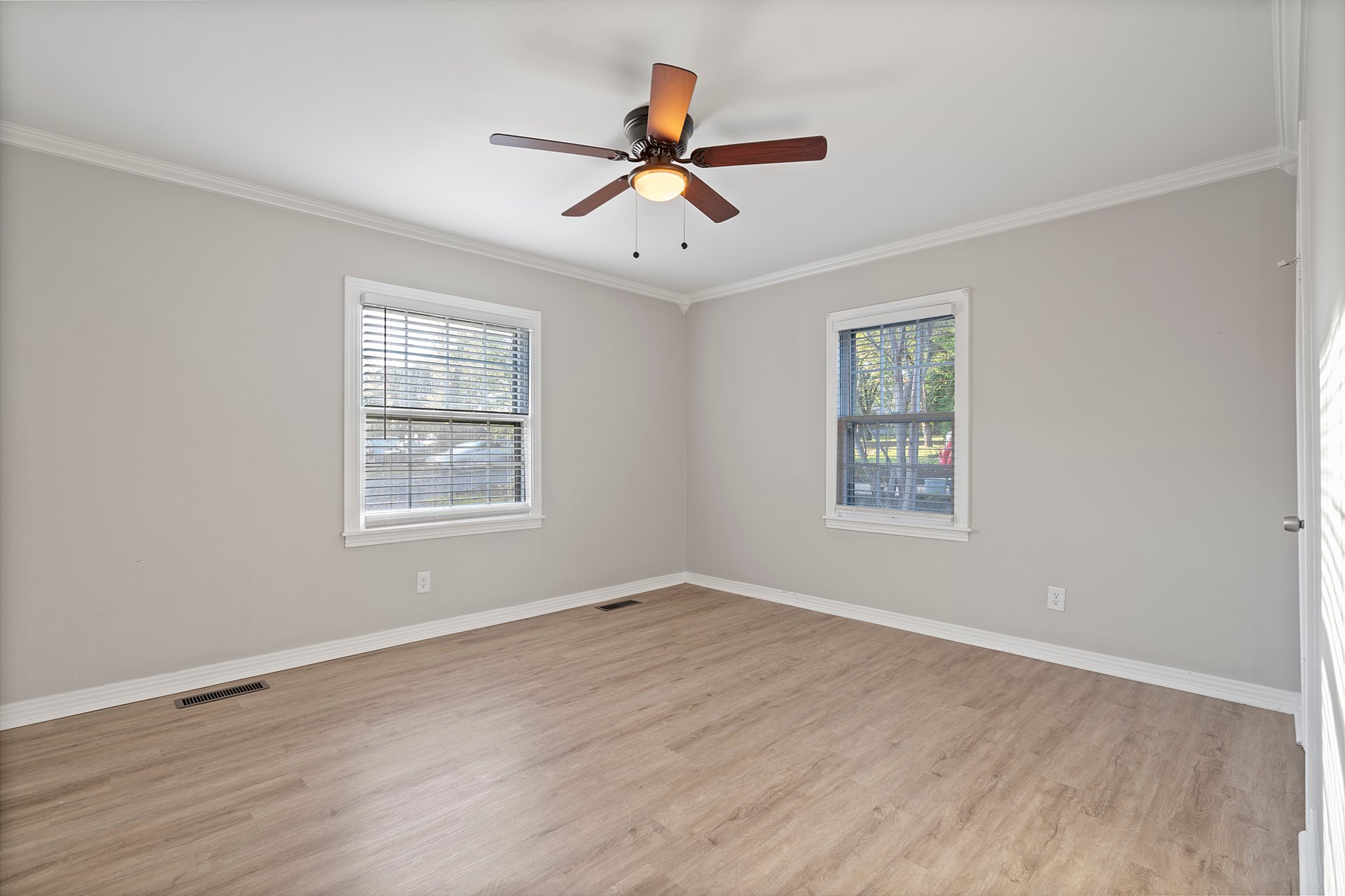 FOUR Bedroom in the Hospital District!! Basement great for storage!
