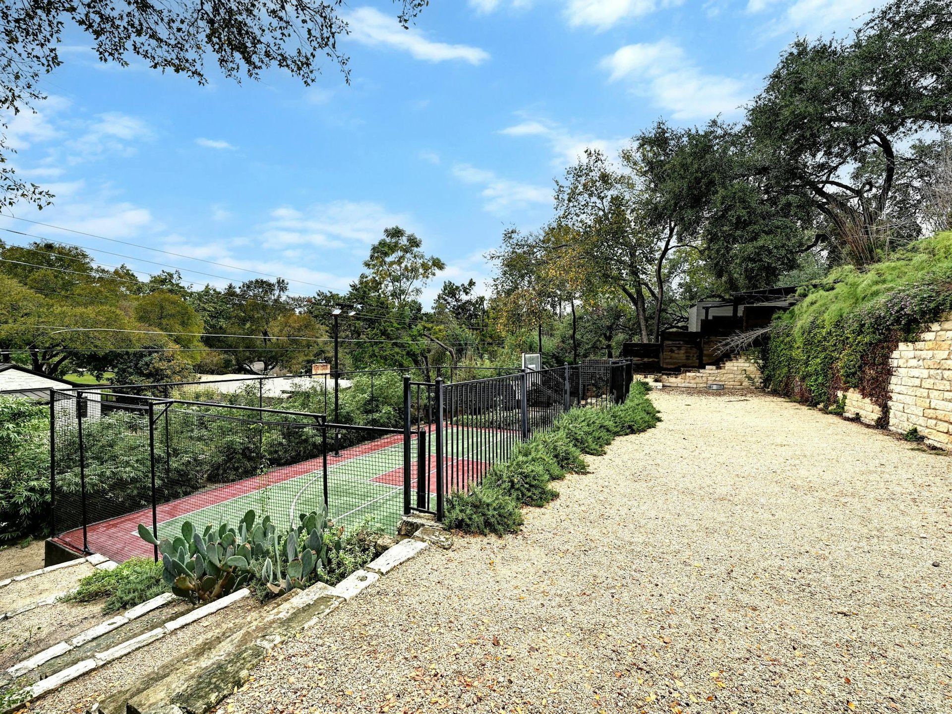 2906 Greenlee DR