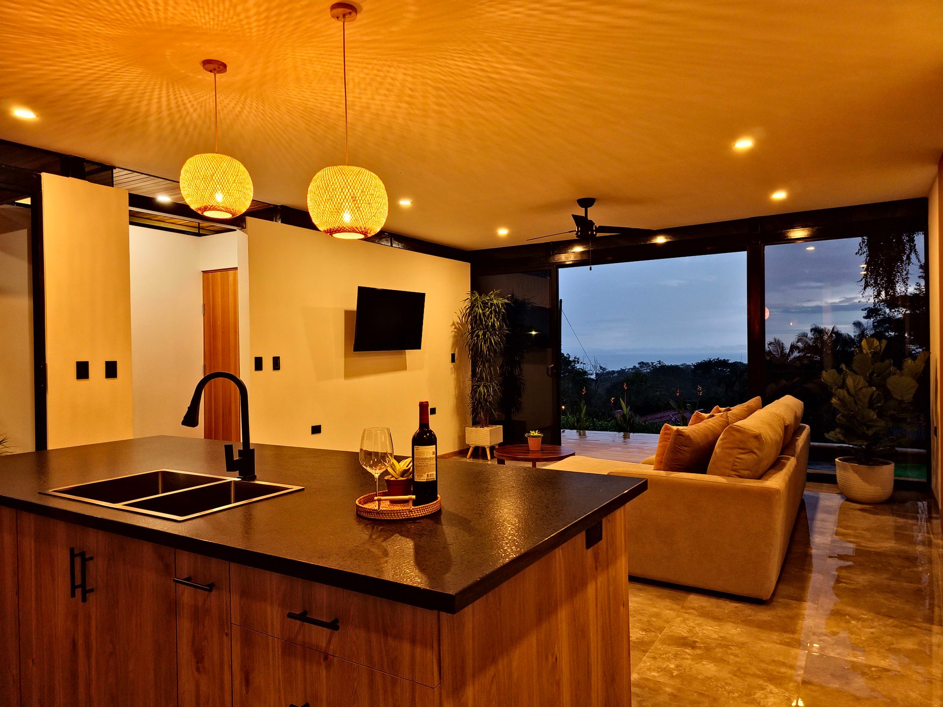 Jungle, Ocean, and exclusive elements to live in the tropics at Casa Elementum