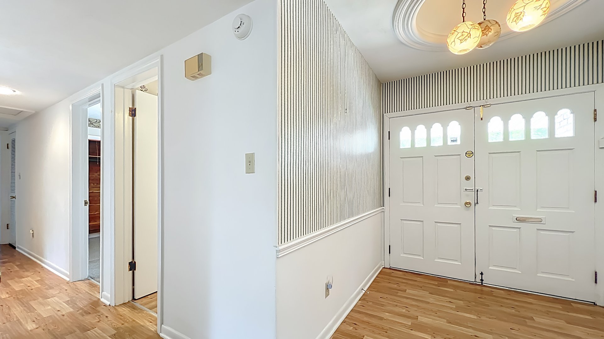 Mid-Century Modern 4-Bedroom in Dommerich Hills, Maitland