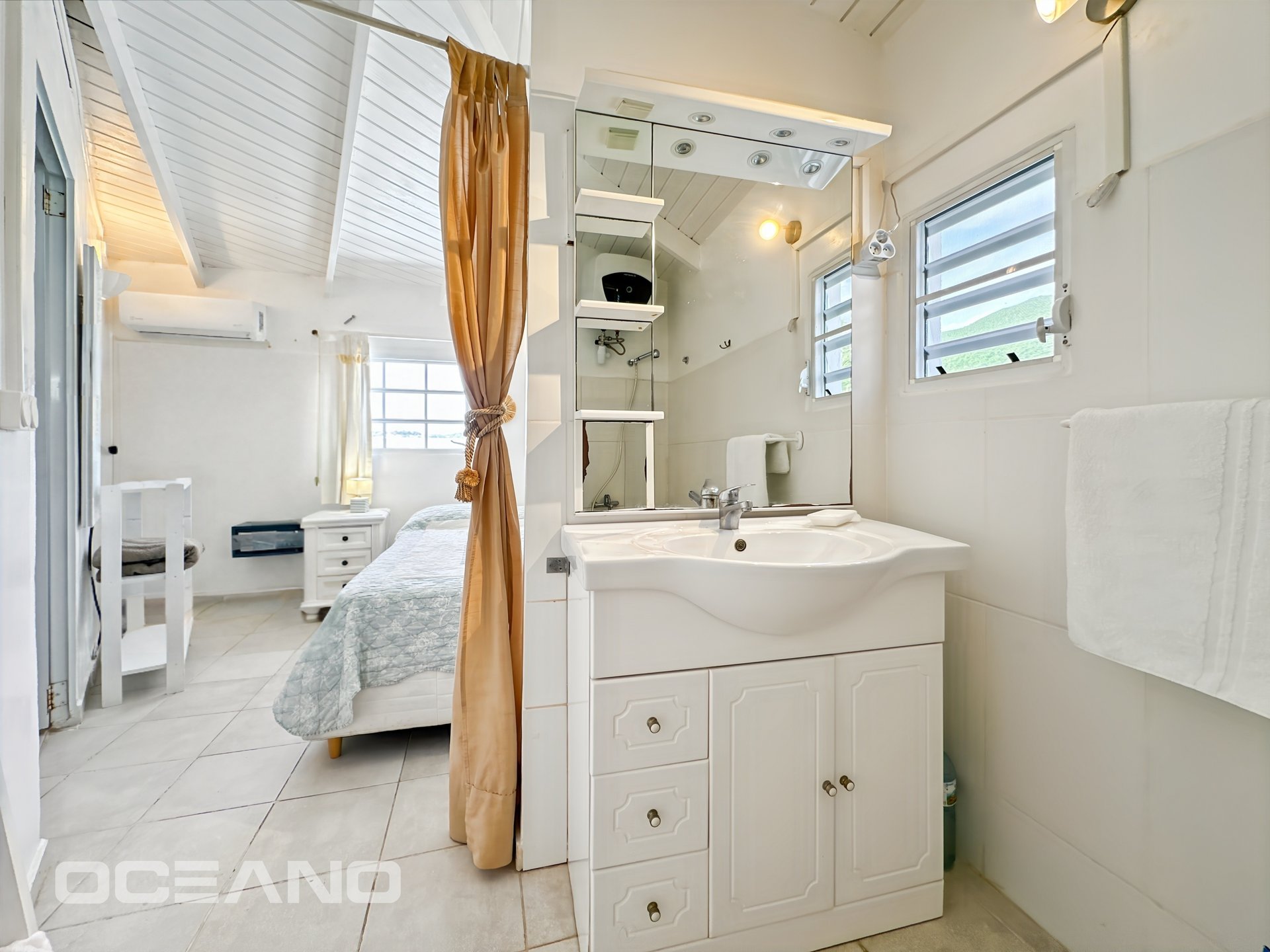 EXCLUSIVE :Set of 4 apartments – one two-bedroom apartment, two one-bedroom apartments, and one studio – IDOLEM Residence, Charm & Potential – IDOLEM Residence, Charm & Potential