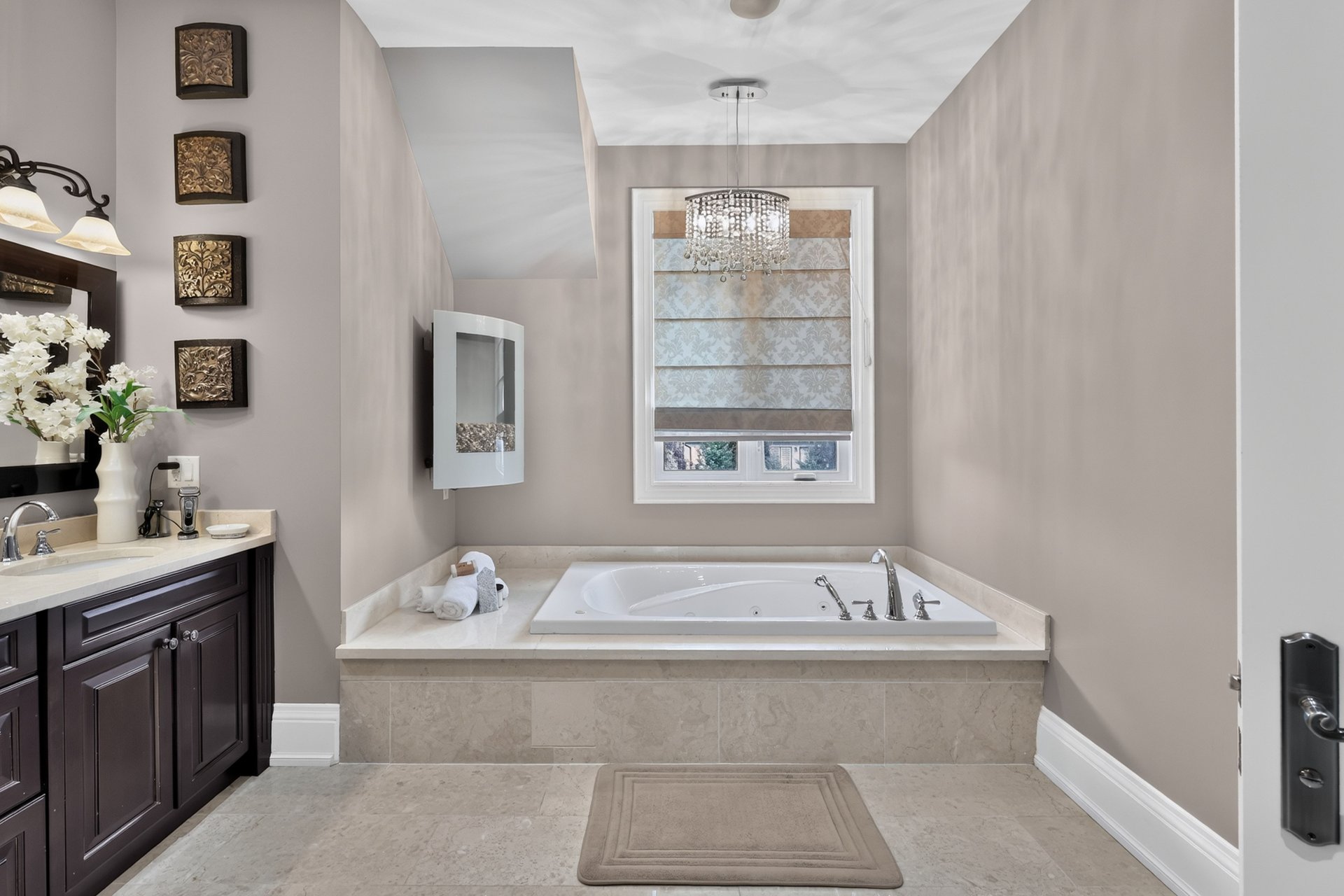 2513 Sharon Cres