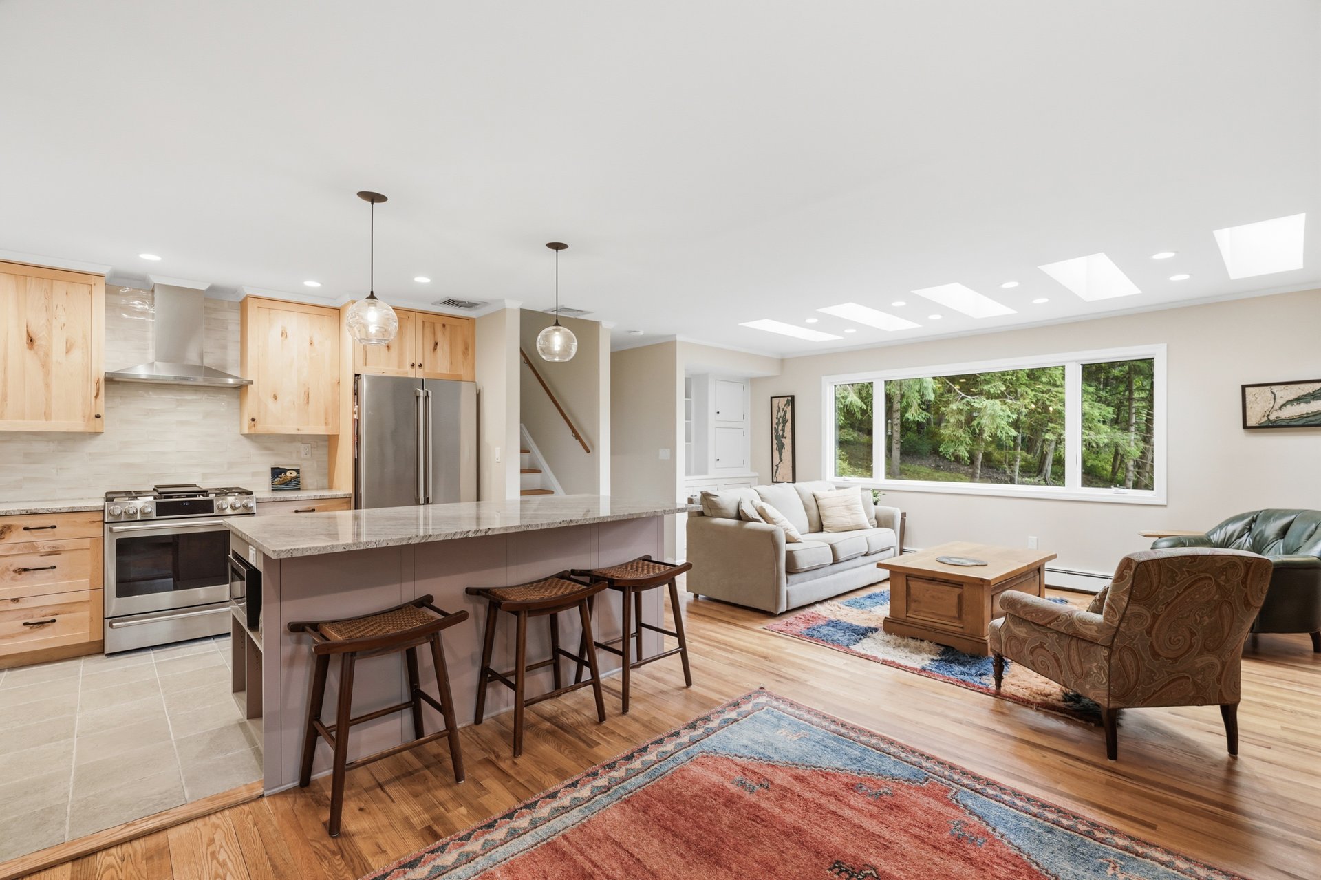 11 Upper Lakeshore Drive