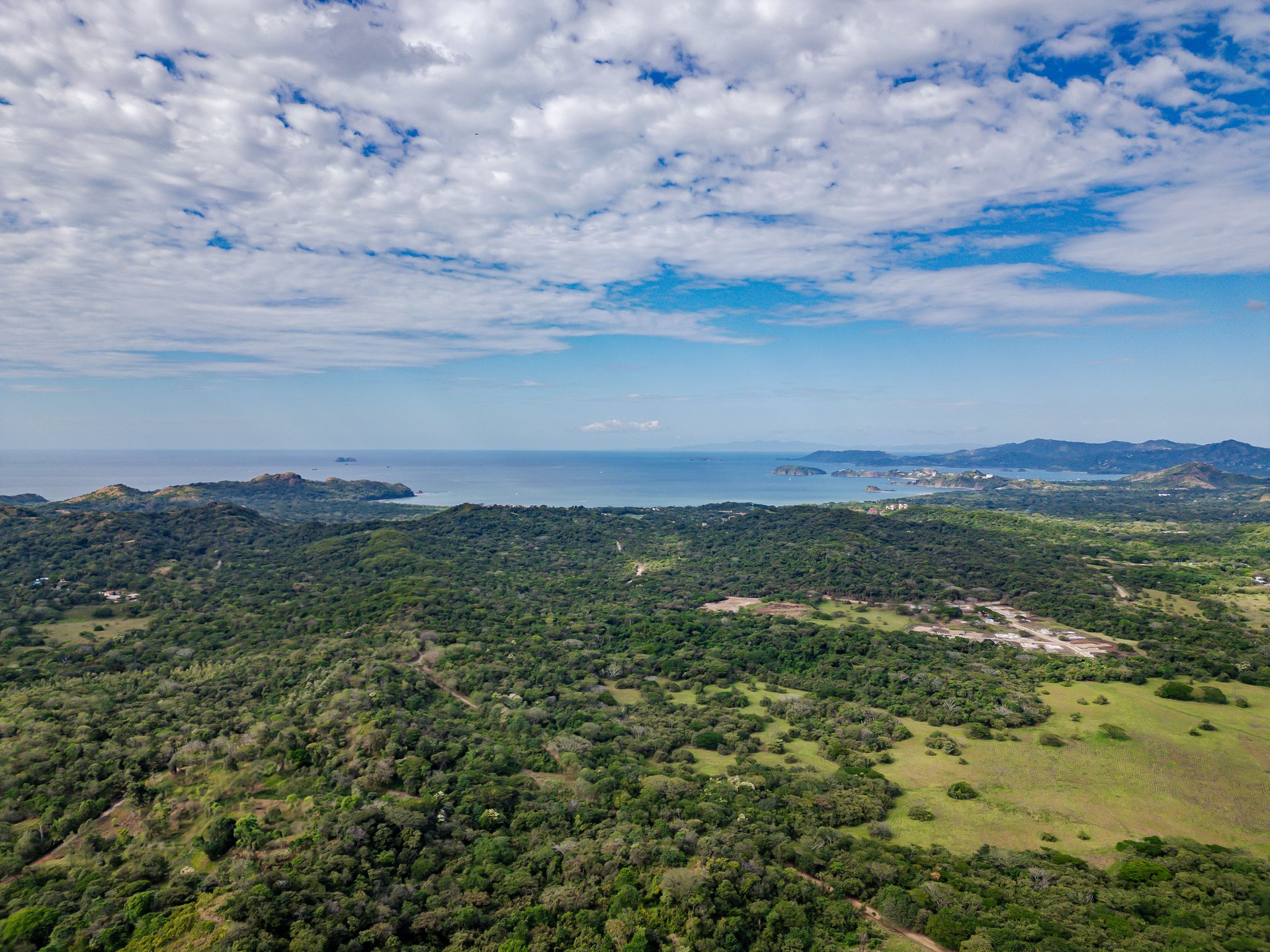 Cornett Retreat | Multi-Unit Colonial Compound 10 Mins to Playa Grande