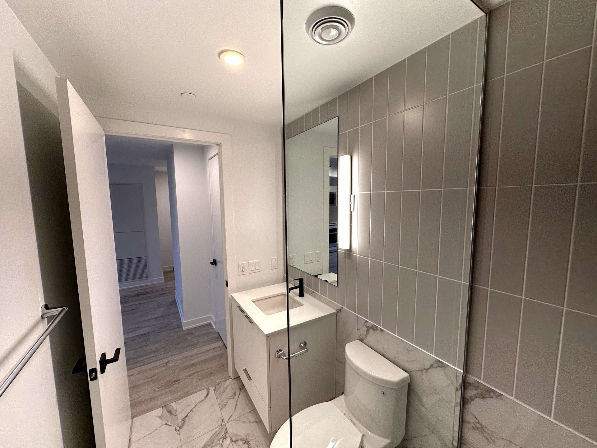 327 King St W, Unit 3601