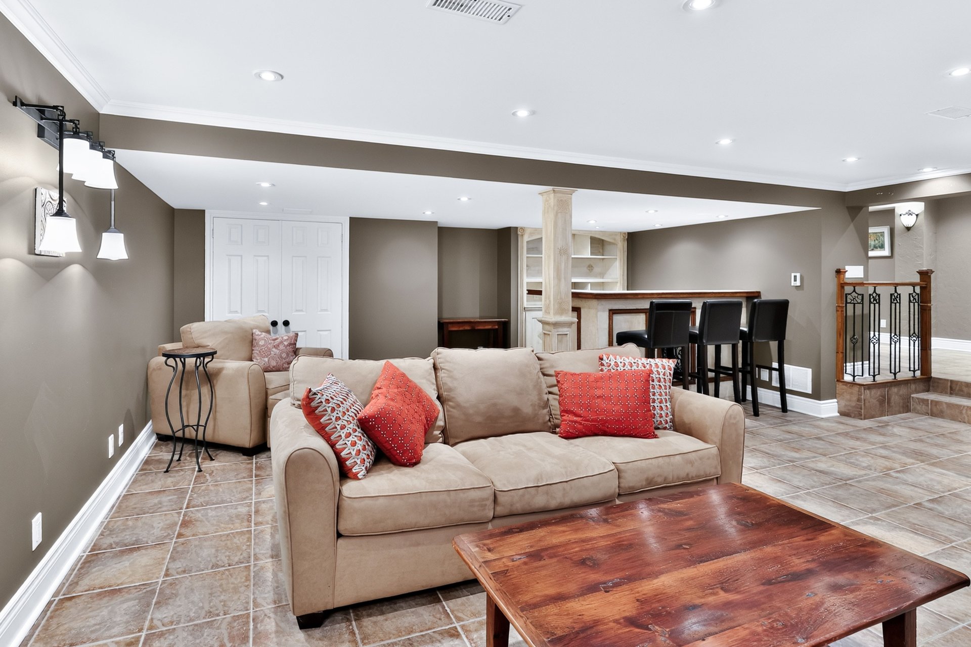 324 Oakridge Court, Oakville