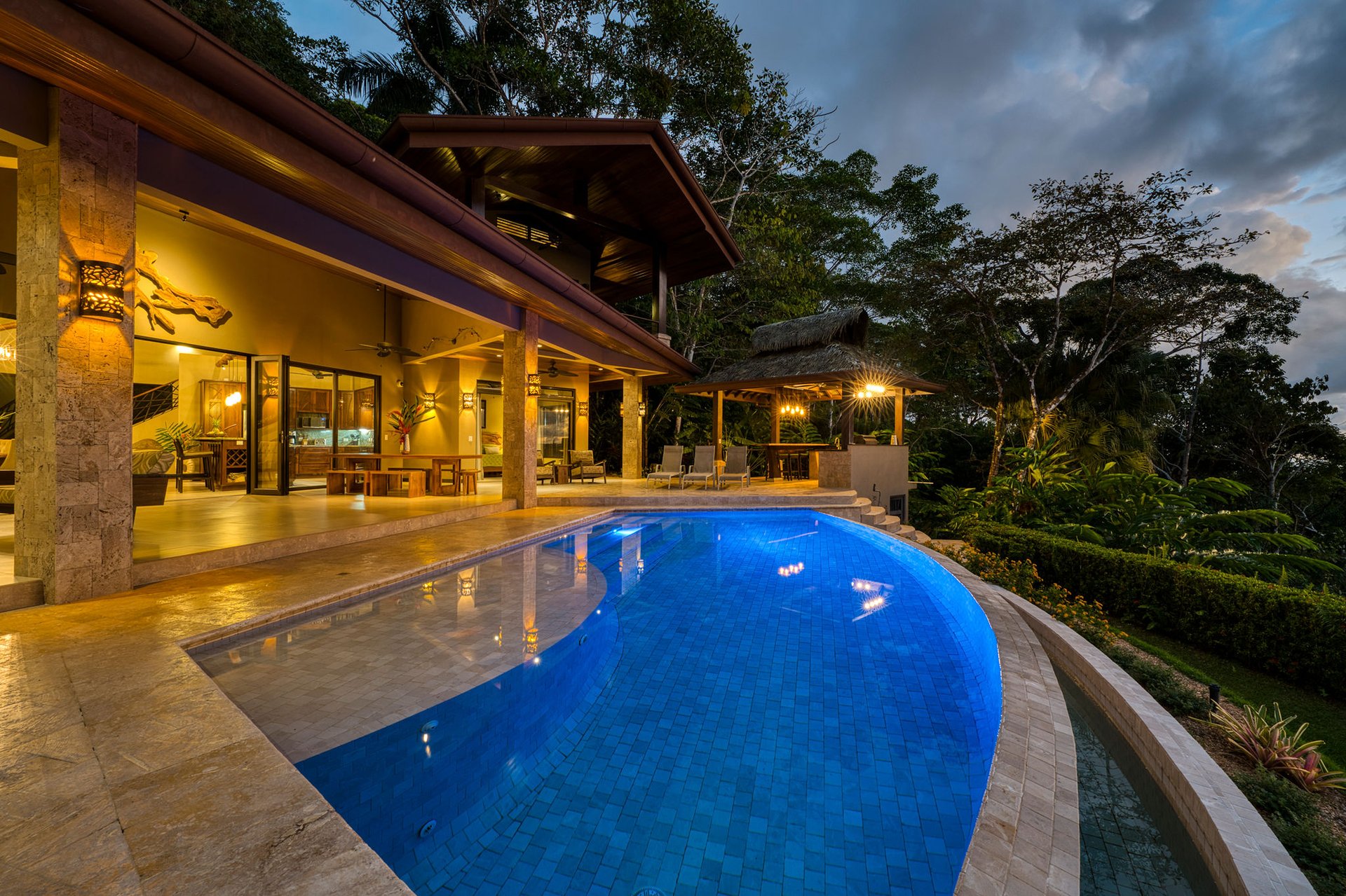 Casa Bambú – LUXURY 5 BEDROOM ESTATE WITH EXCEPTIONAL OCEAN VIEWS