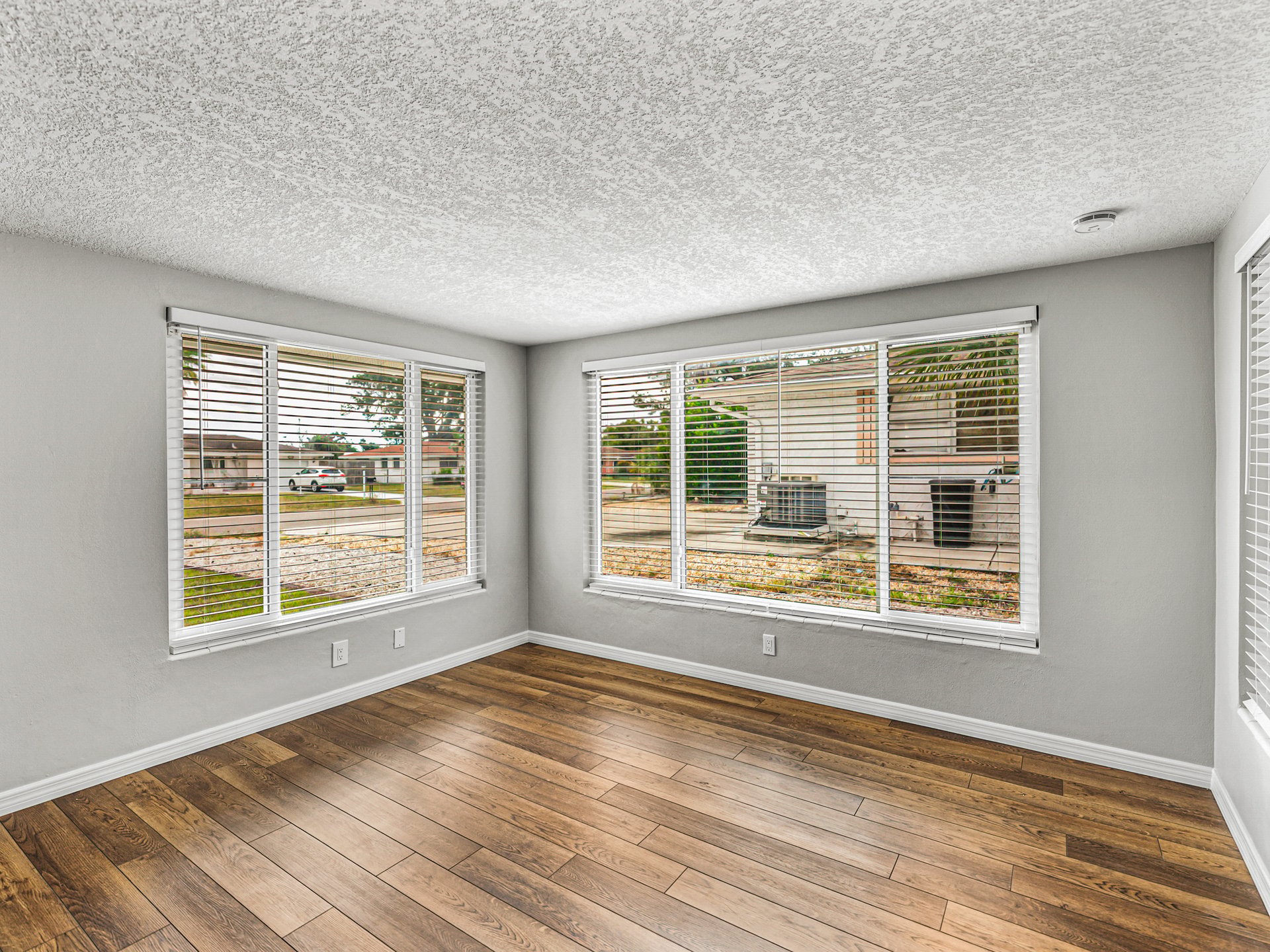 7824 LOTUS DR