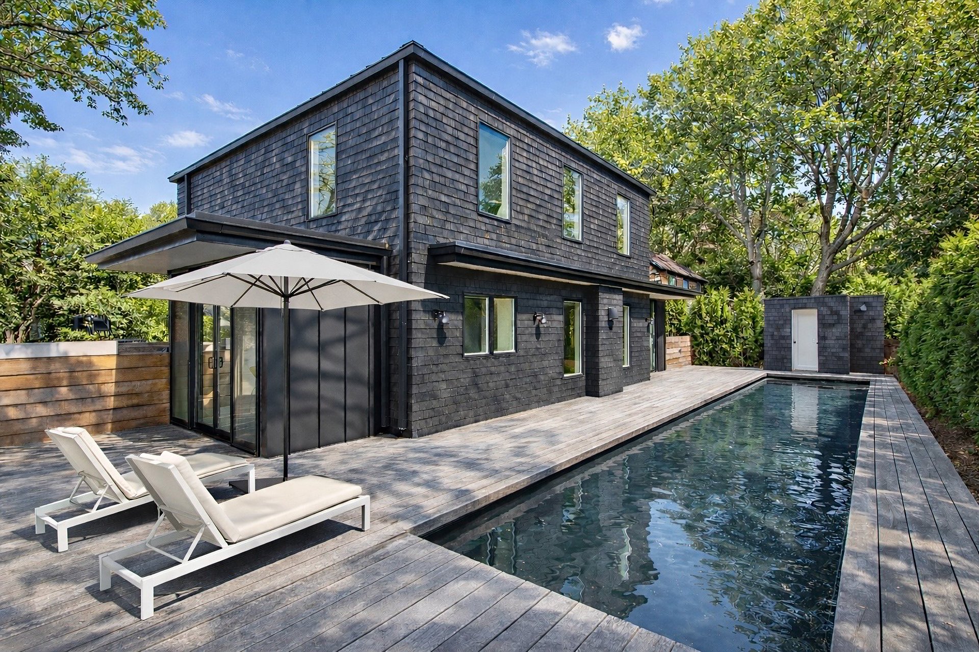 A PRISTINE HOME CLOSE TO EVERYTHING