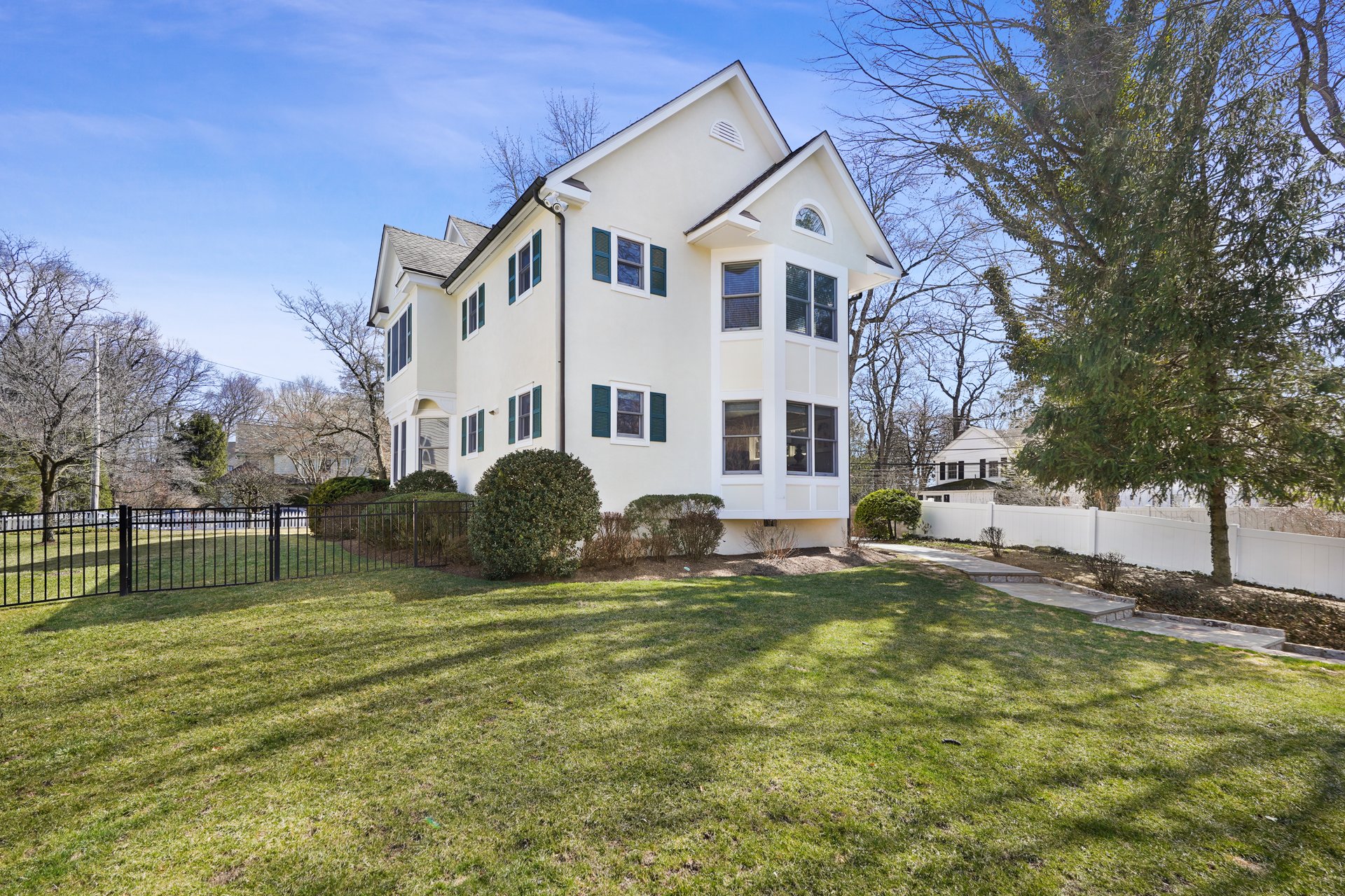 37 Hillside Avenue