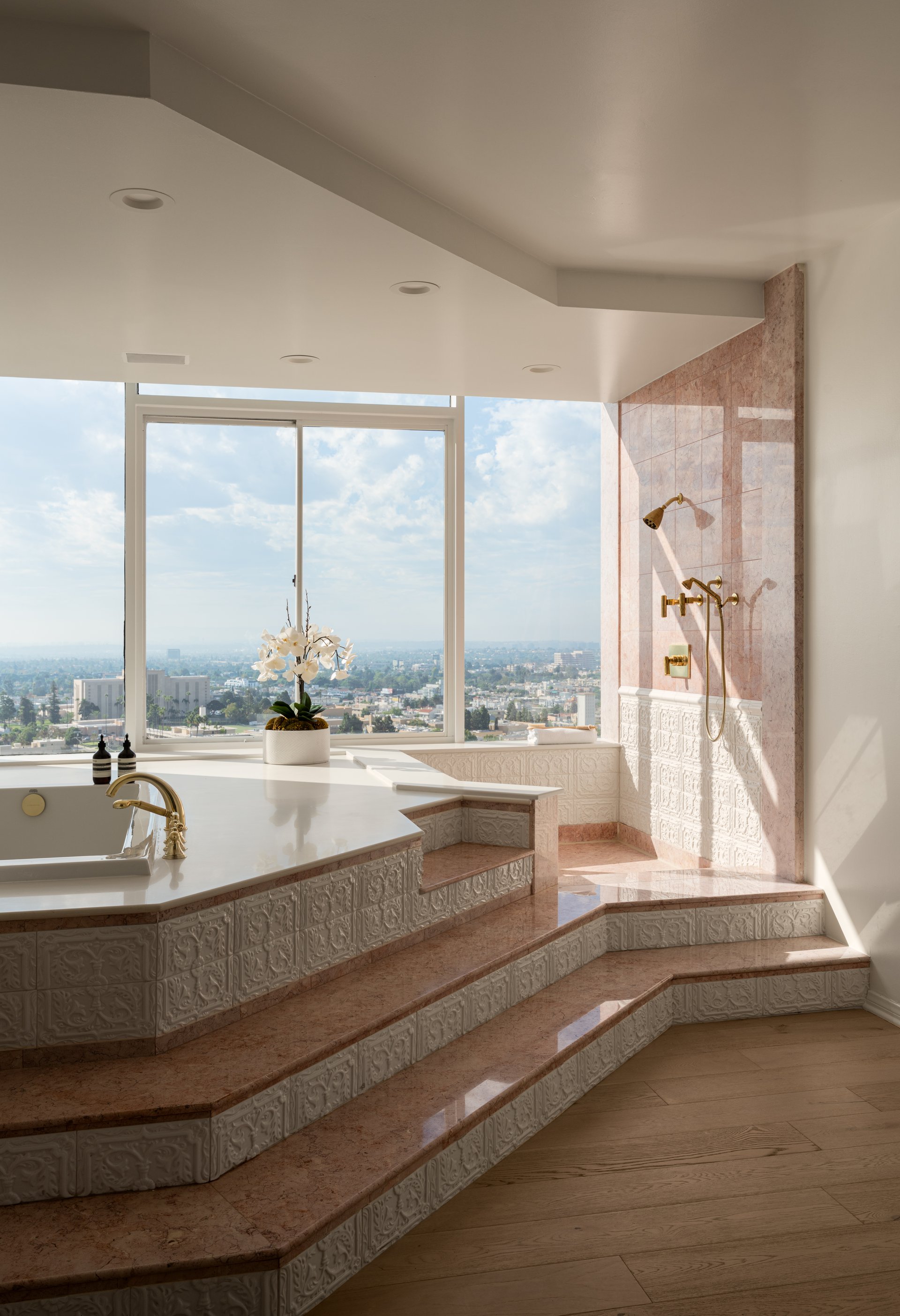 10724 Wilshire Blvd Unit: 1501, Wilshire Corridor 