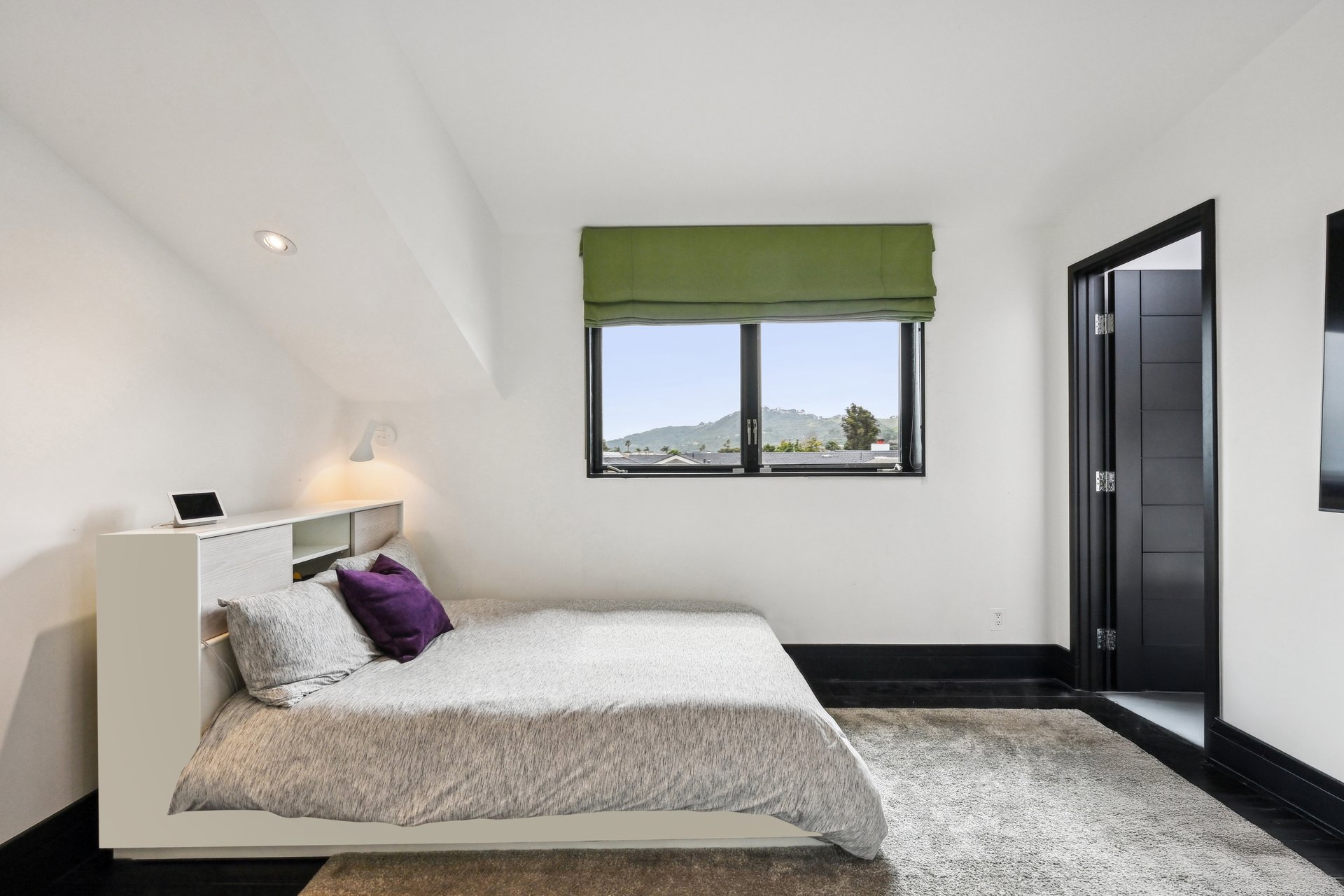 A Waterfront Masterpiece of Modern Luxury- Represented Seller