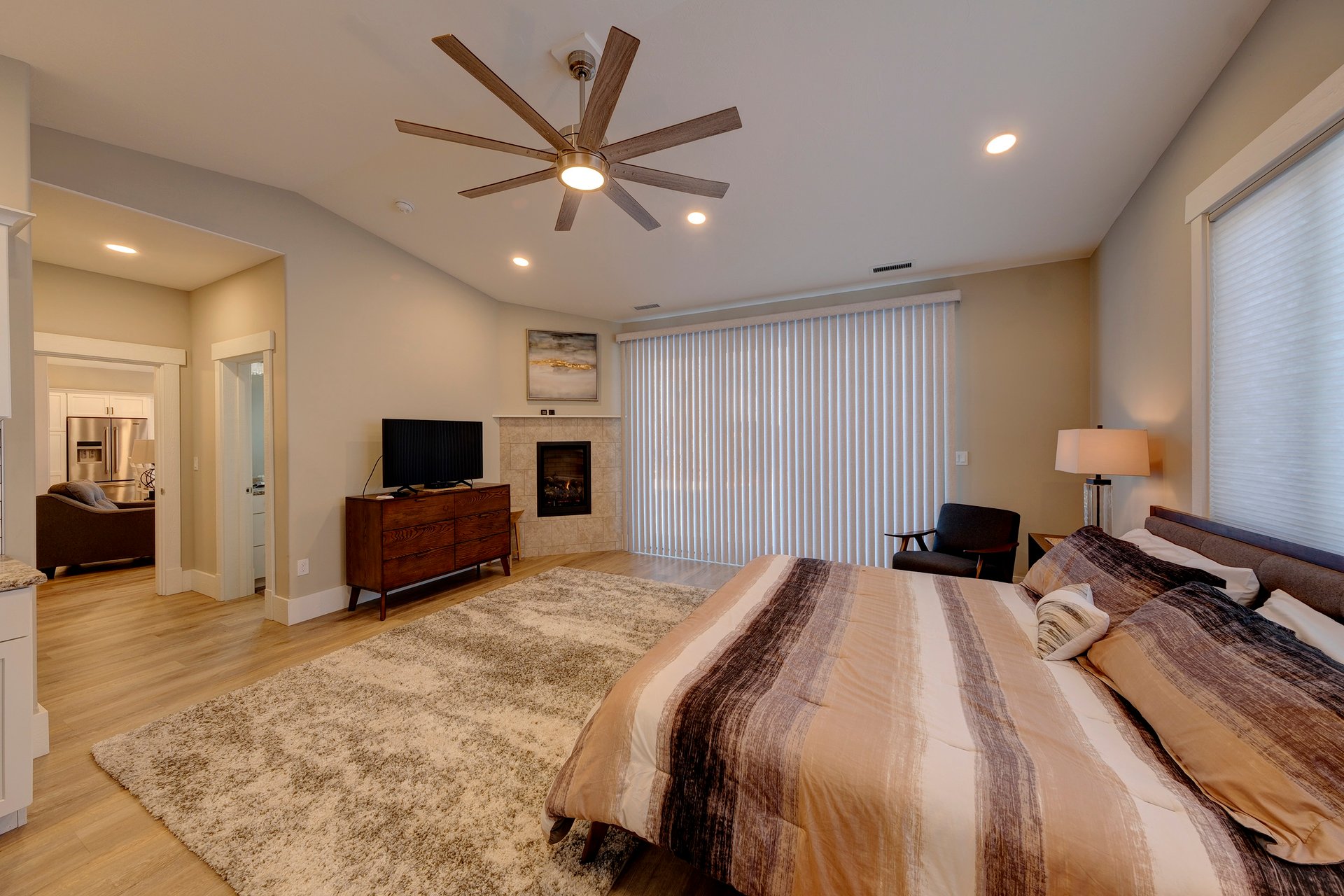7 Creekside Ln