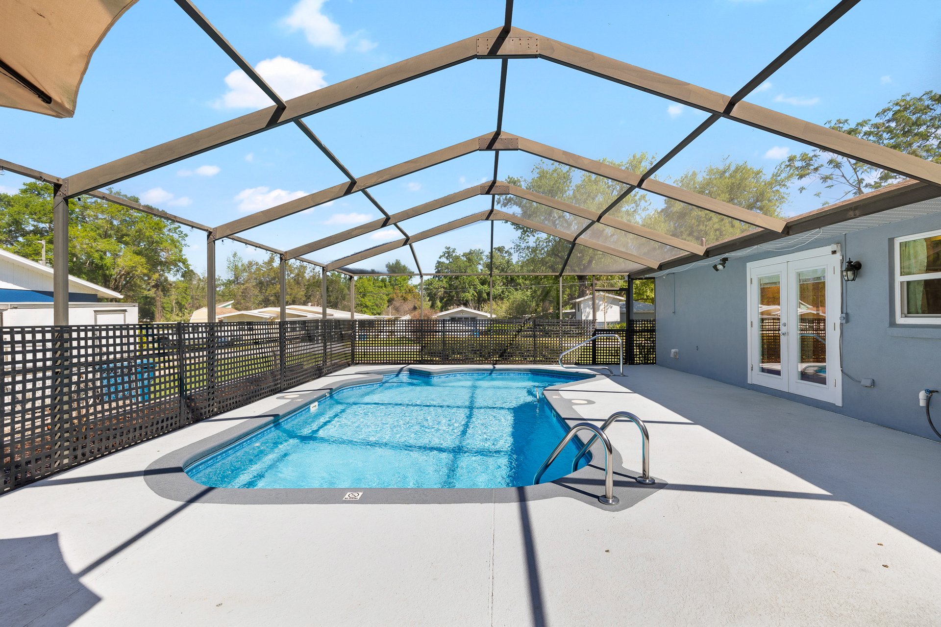 3399 RIVERDALE DR
