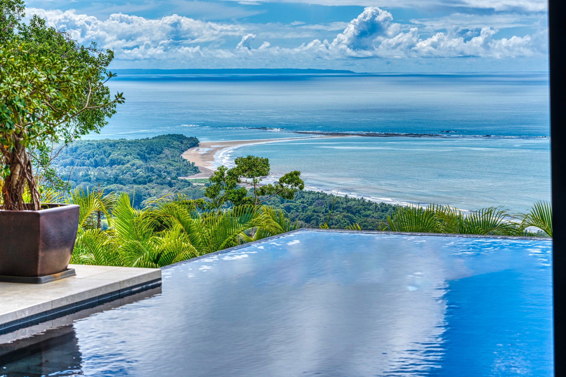 Hermosa Retreat Villa in the Heart of Costa Rica