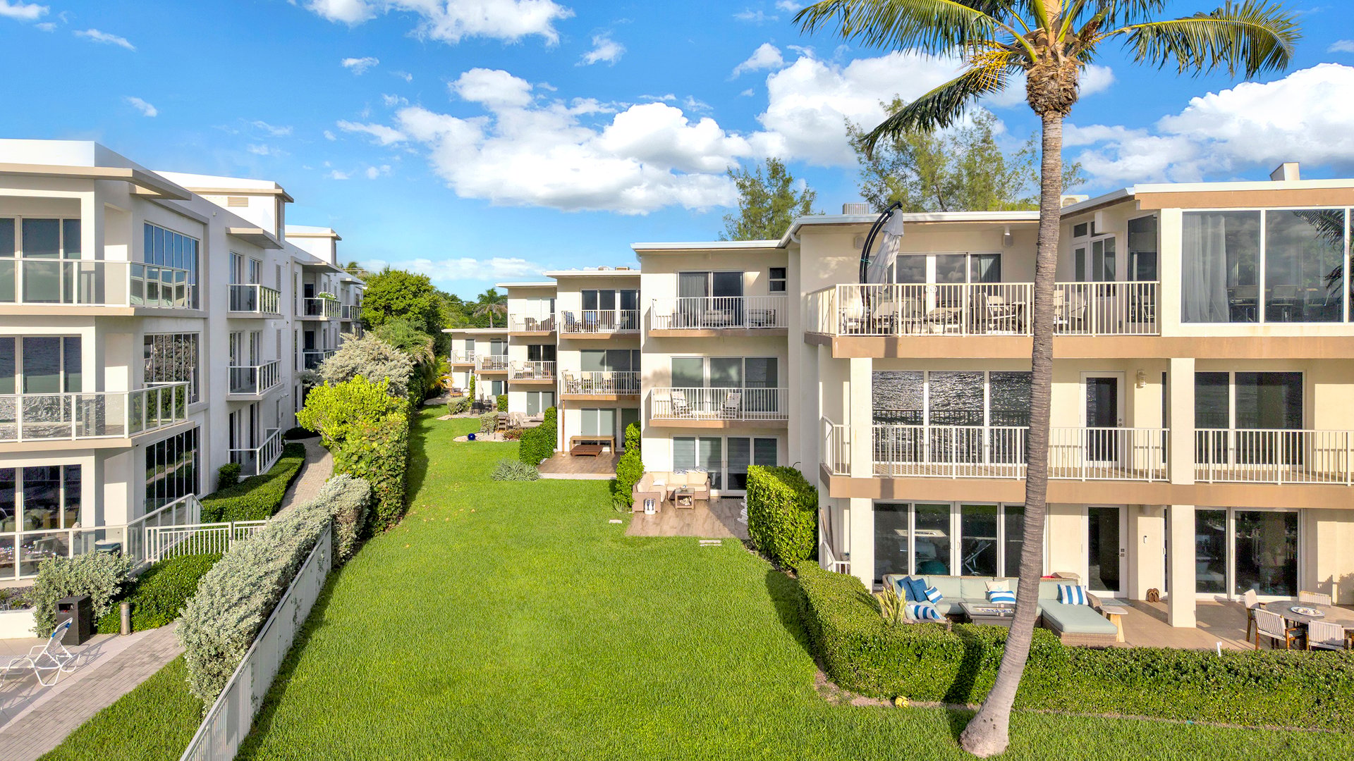 1203 Hillsboro Mile P2 