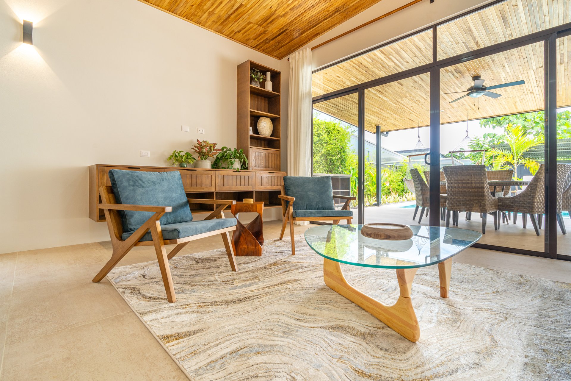Uvita Tropical Urban Home, New Quality Build!