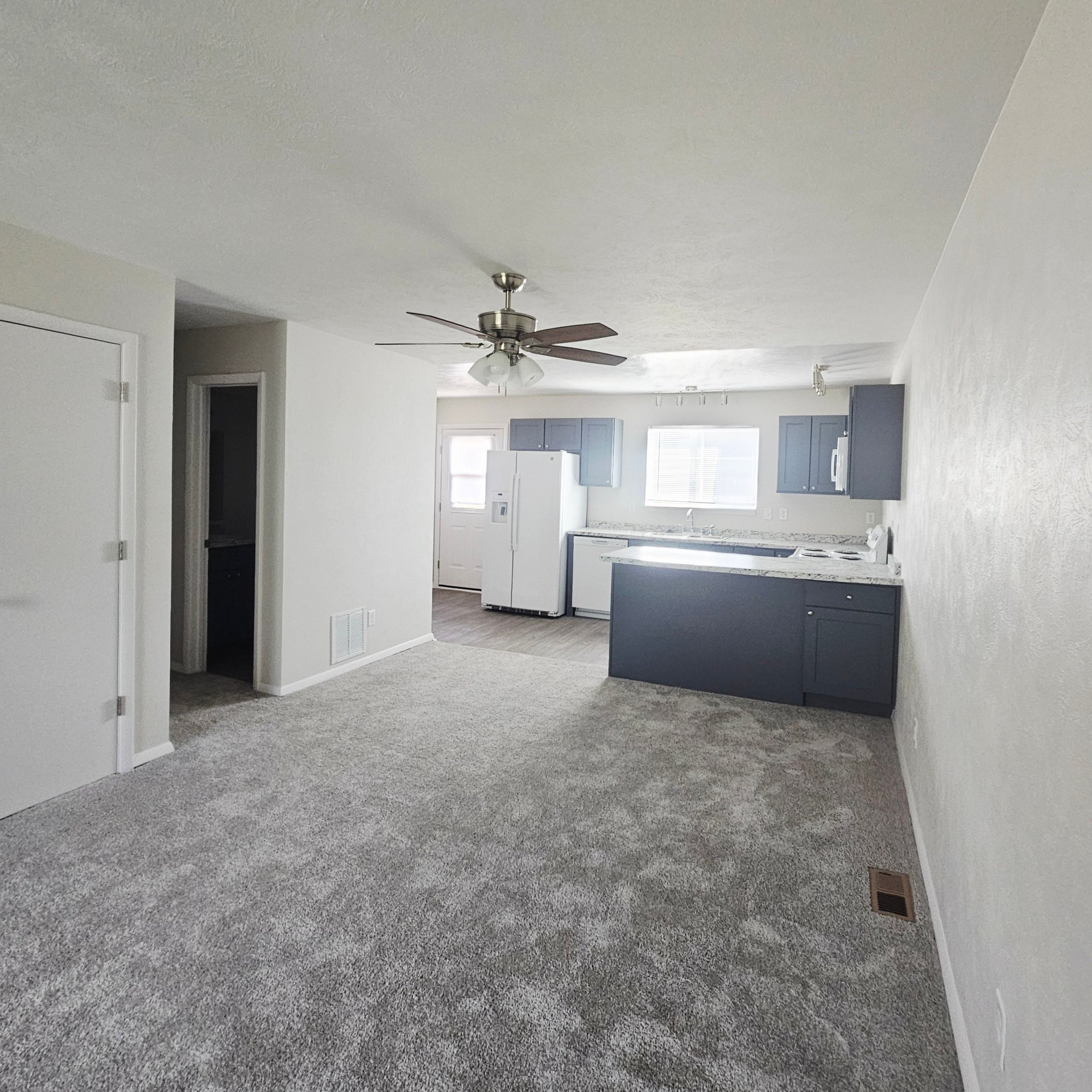 2 Bed 1.5 Bath Townhome Lakewood